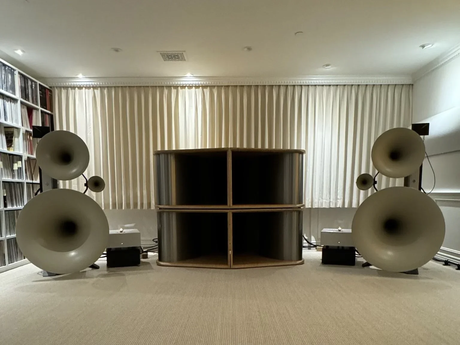 Berning Hi Fi One Silver SET OTL and EnKlein Master Edition speaker cables.