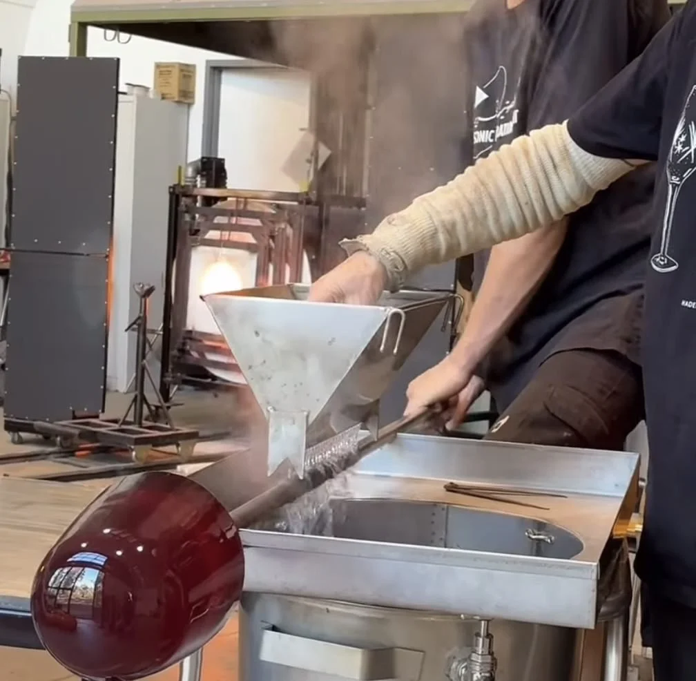 Gordan-Glass-Blowers-Artist-In-Residency-Poatina-Tasmania1.jpg