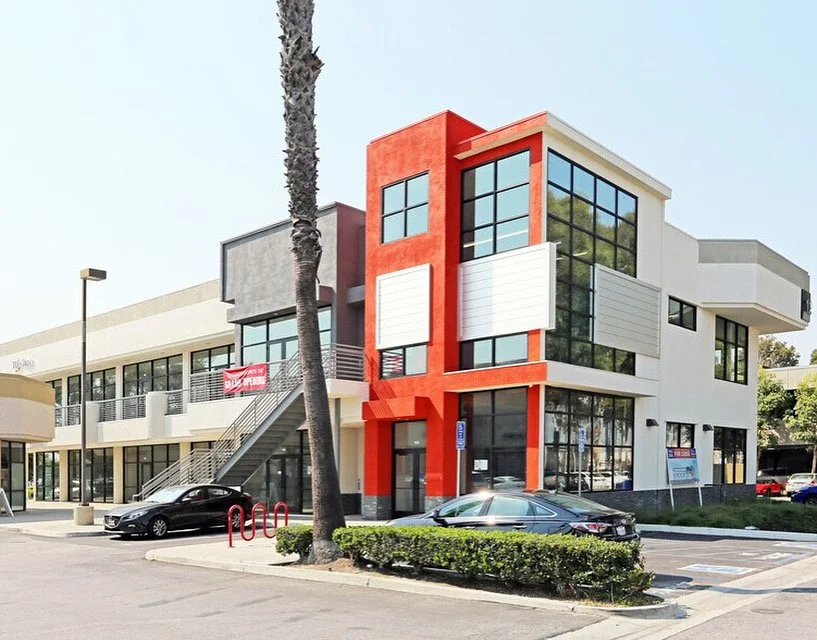 12 Centerpoint Dr. Retail Plaza