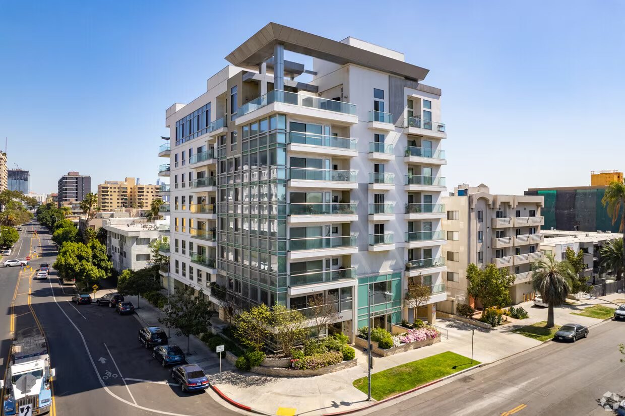 Serrano Vista Condos