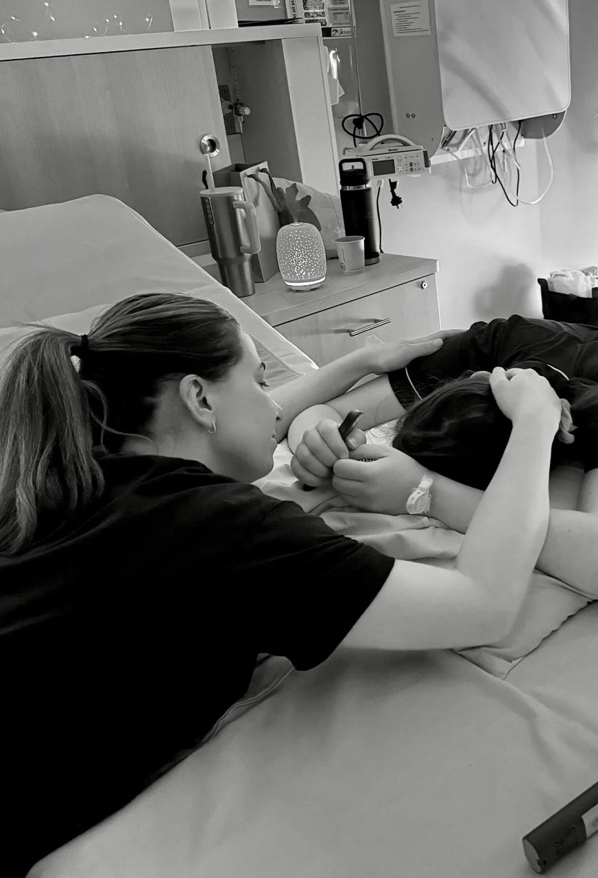 Steph the Doula providing calm, hands-on support during active labour at a Melbourne hospital.