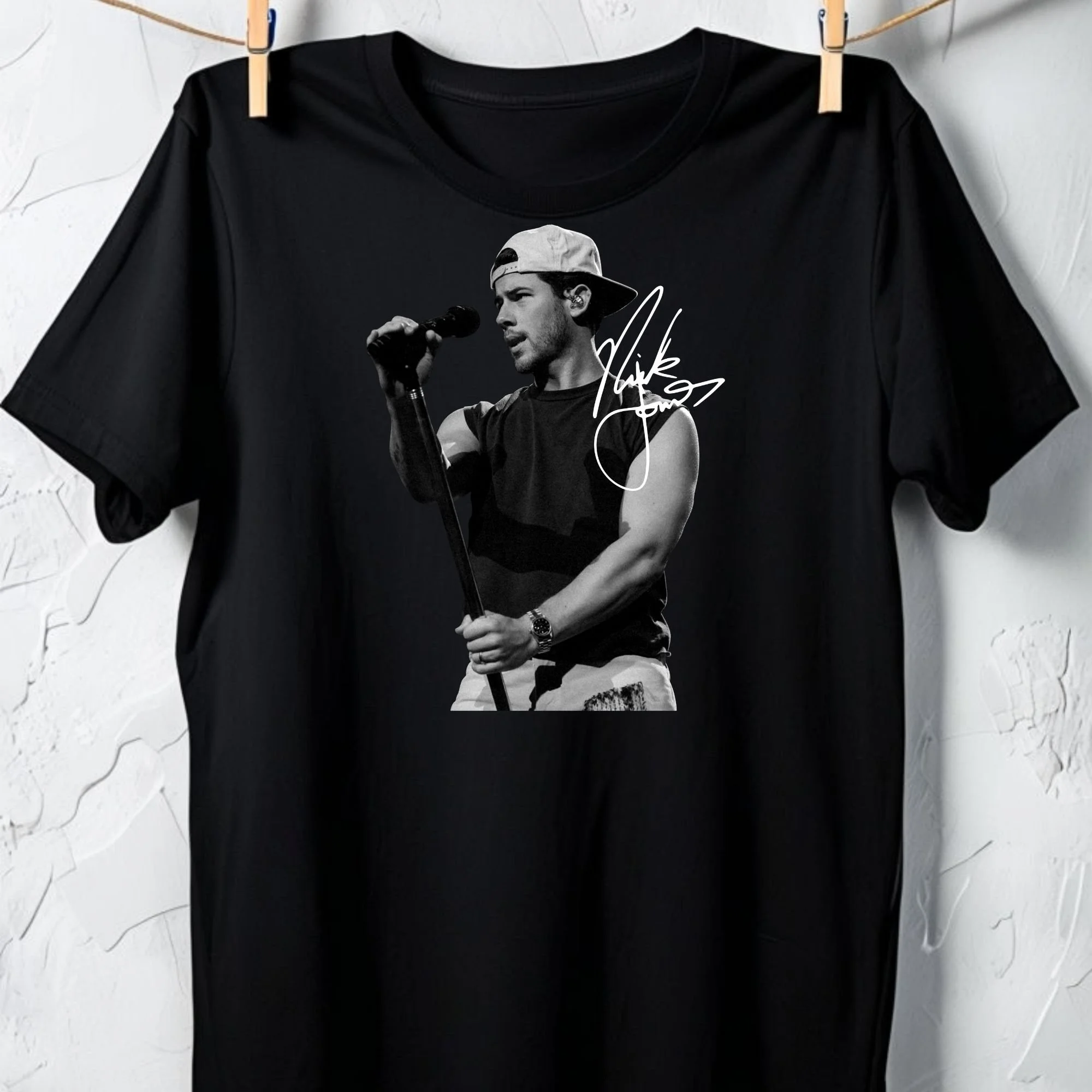Nick Jonas – Signature Performance Graphic Unisex Tee
