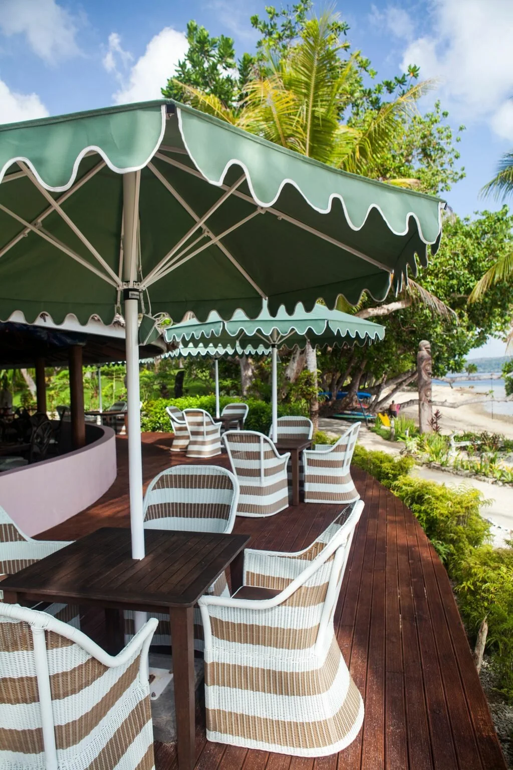 outside-dinning-1024x1536.jpg