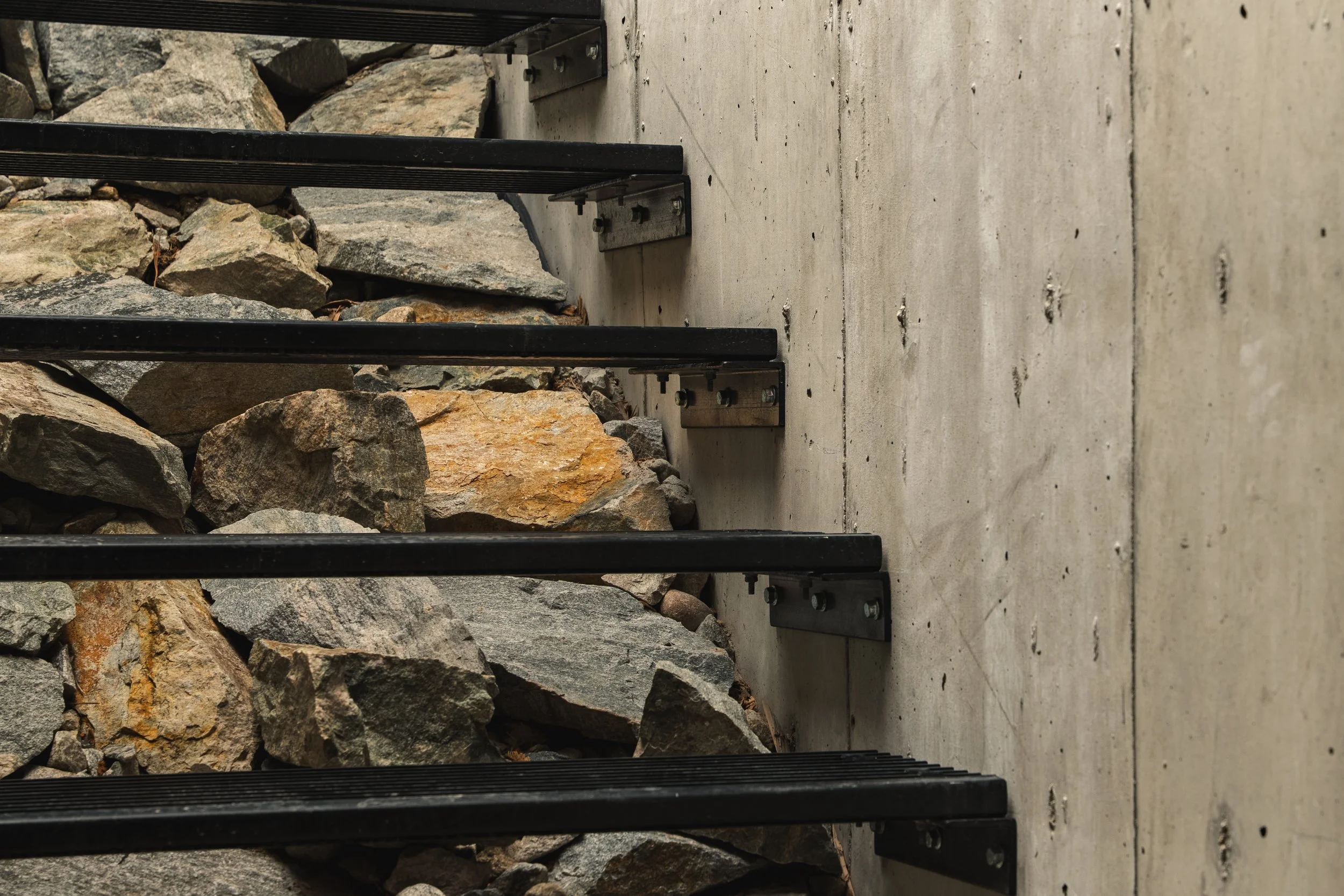 floating steel stair treads Naramata BC