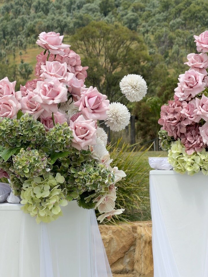 Moments from Dess &amp; Josh&rsquo;s day ~

Venue: @skyline.farmhouse 
Hair: @kellyhorthair 
Makeup: @makeup_by_annita 
Photography: @laurentheaphotography 
Catering: @pizzantica_aus 

#wedding #married #weddingcontentcreator #love #trending