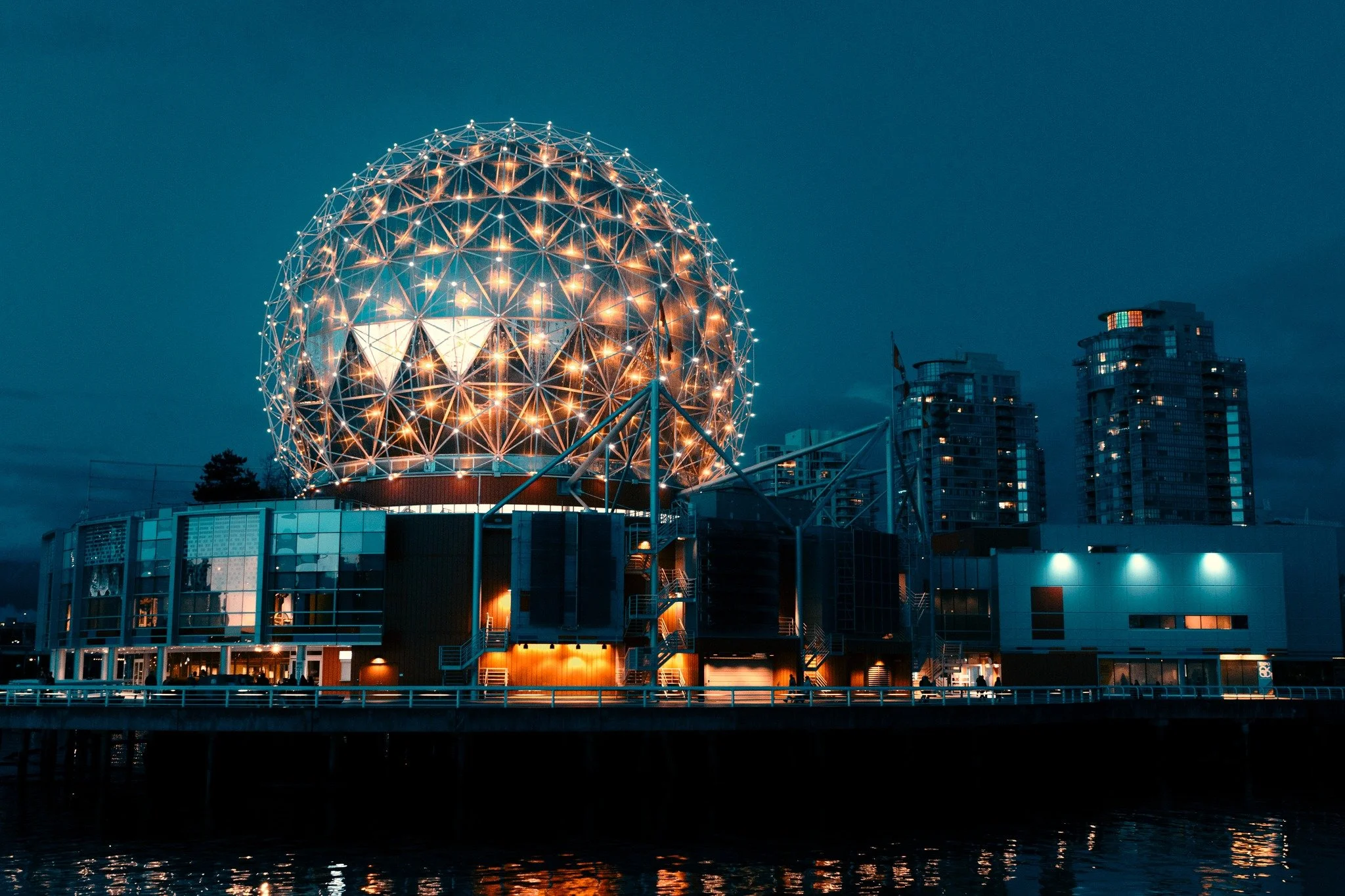 #scienceworldvancouver #canada#bc#vancouver#vancity#vancityphotography#vancityphotograher#vancityphotos#604photography#604photographer#vancouverphotography#vancouverphotographer#海外フォトグラファー #vancouverdowntown #downtownvancouver #orangeandteal