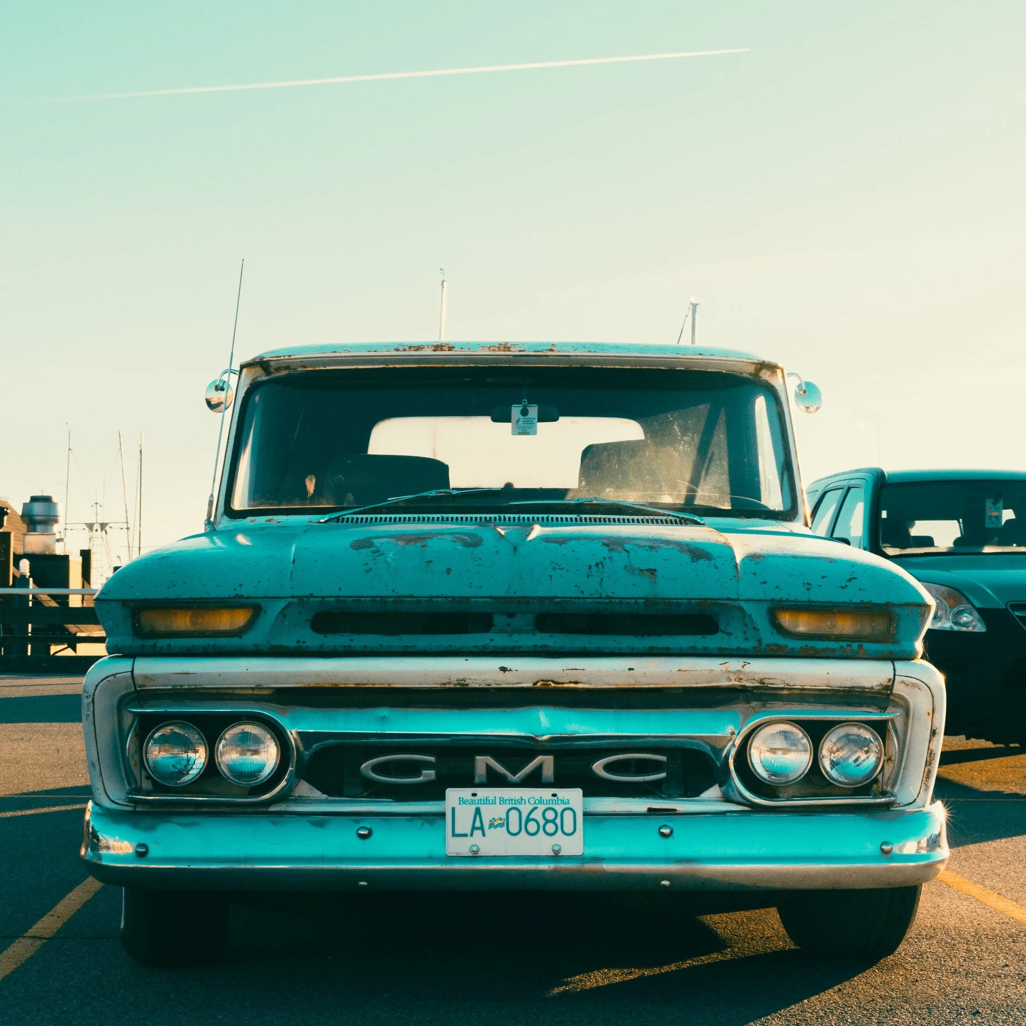 I found this beauty at Steveston.
#streetphotography #carphotography #GMC #sunset #carphotos #pickuptruck #pickuptruck #motorvheicle #classiccar #moodygrams #life_is_street #capturingmoments