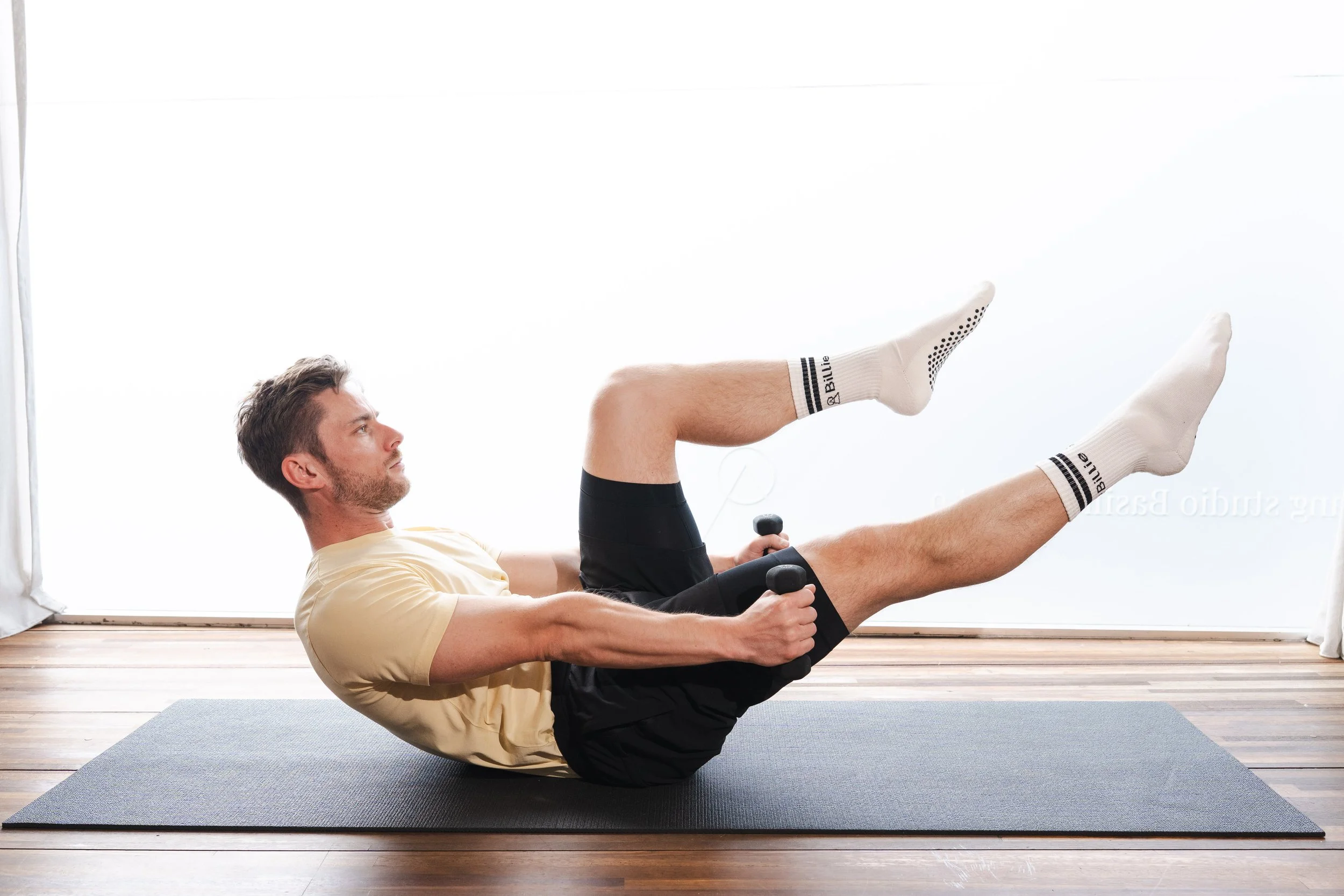 pilates sessie op de mat bij Billie Studio in Halle