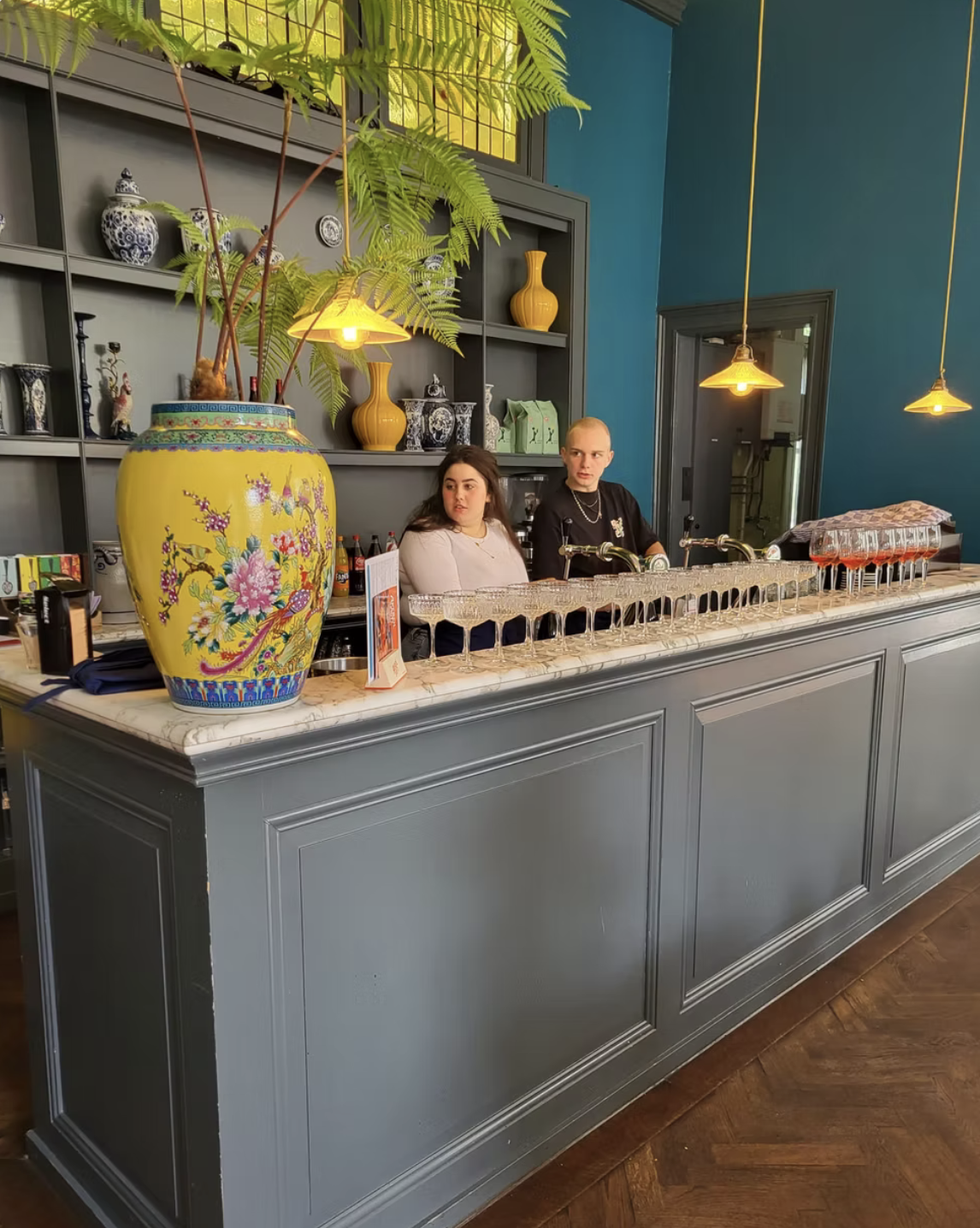 De bar van Sixtyforty in Tolhuis