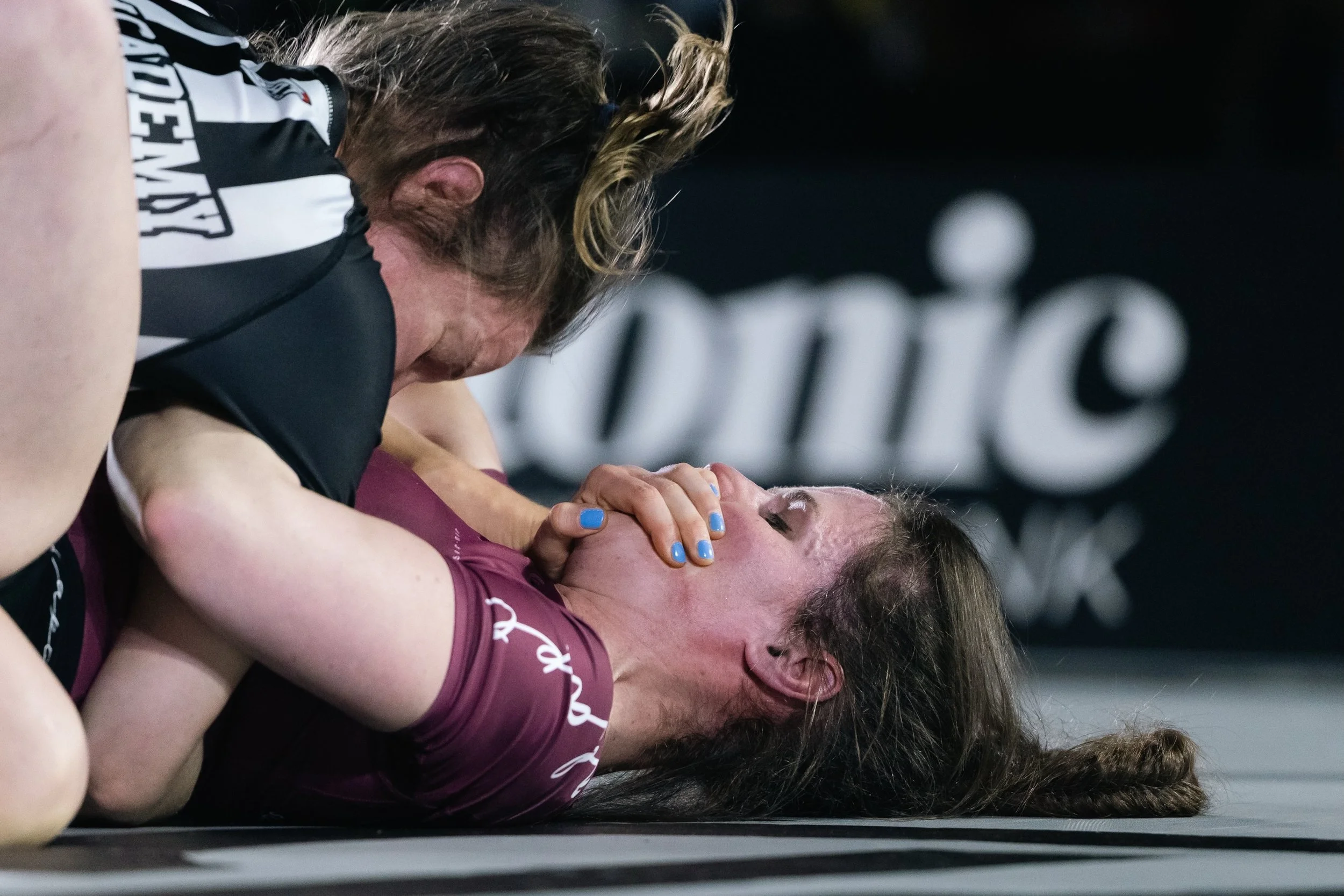 We had a lot of smothering at Enyo 8! 

What do you think? Is smothering fighting dirty or is it legit? 

@gripfightvisuals 

#smother #smothering #womensbjj #bjj #grappling