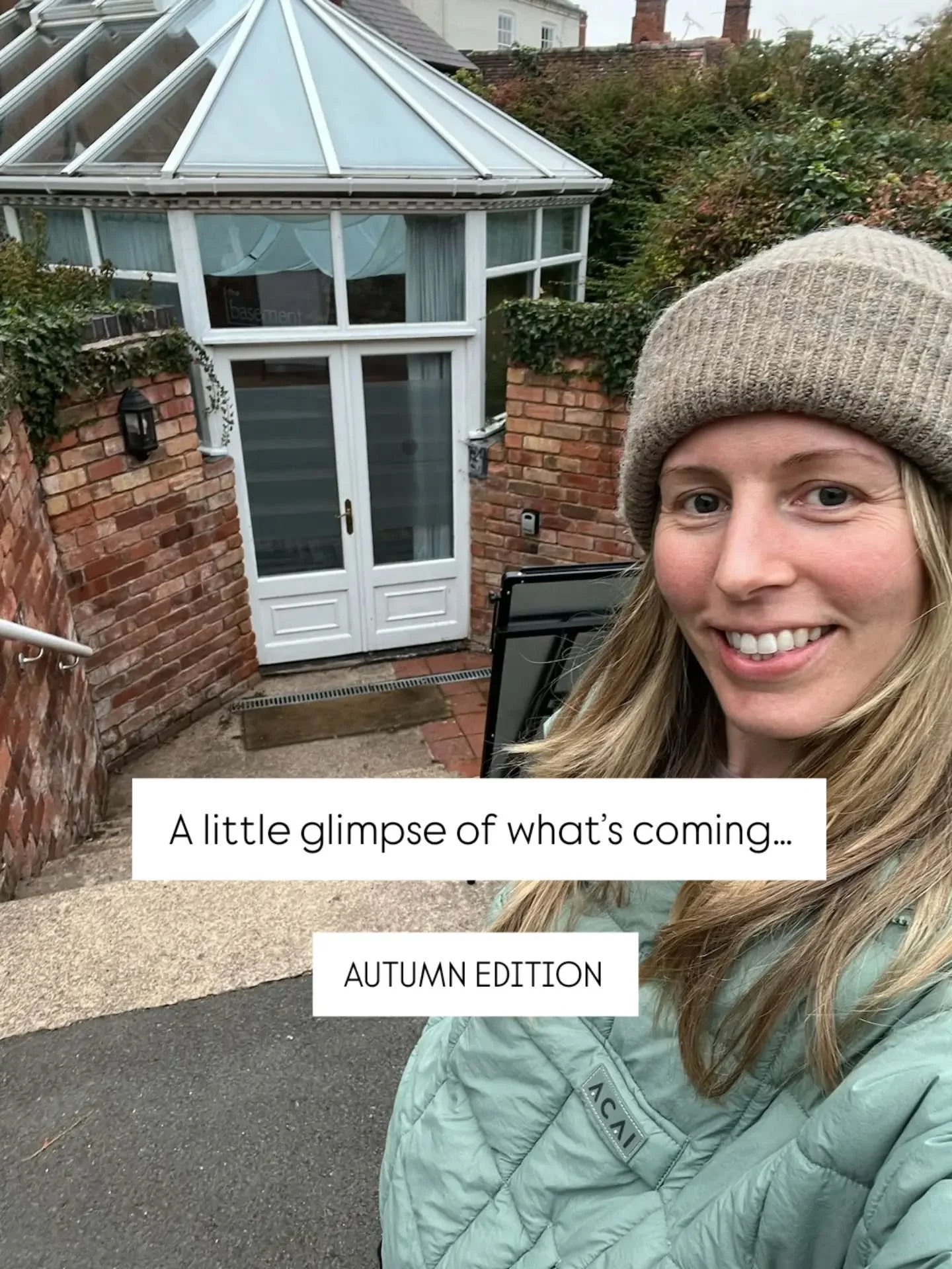 Happy autumn equinox 🍂

Cosy studio evenings are nearly here, team.

We&rsquo;re ready for crispy leaves, candles, warm rooms, hot water bottles, heated eye pillows, herbal tea and very cosy Śavāsanas.

#yogastudio  #autumnvibes  #yogaclasses