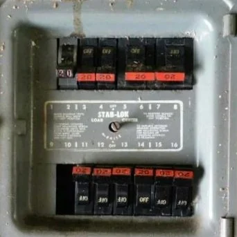 Federal-Pacific-Stab-Lok-Breaker-Panel.jpg