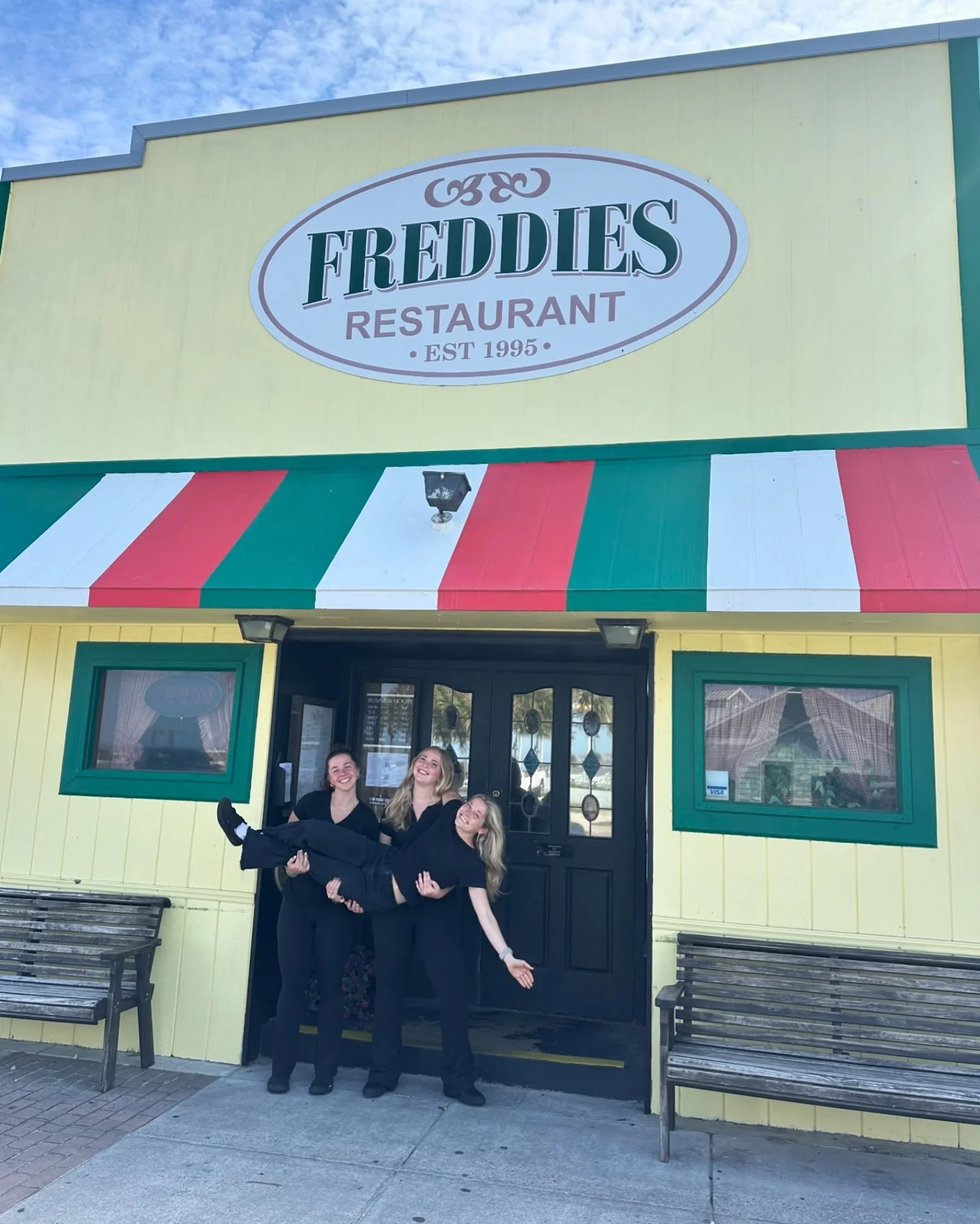 What a beautiful day it is here in Kure Beach 🤩☀️ Soak up the sunshine, catch the sunset at the beach, and join us for drinks &amp; dinner after 😉🍝🍷 #winenot #freddiesrestauranteofkurebeach