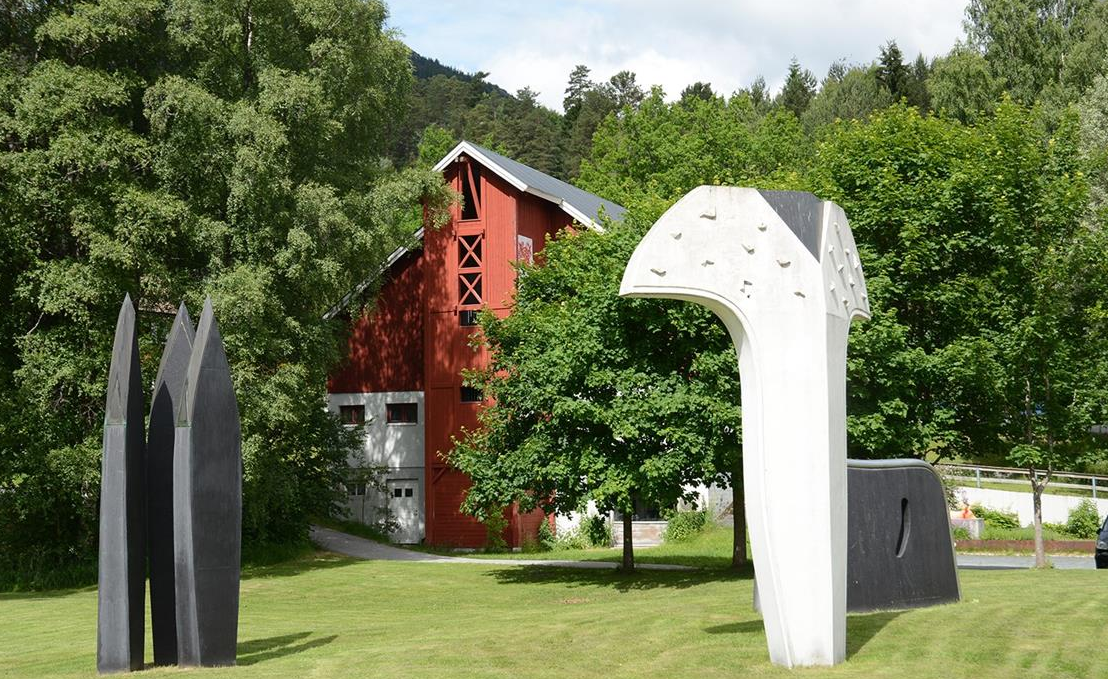 Kunstlåven i Seljord med installasjoner ute