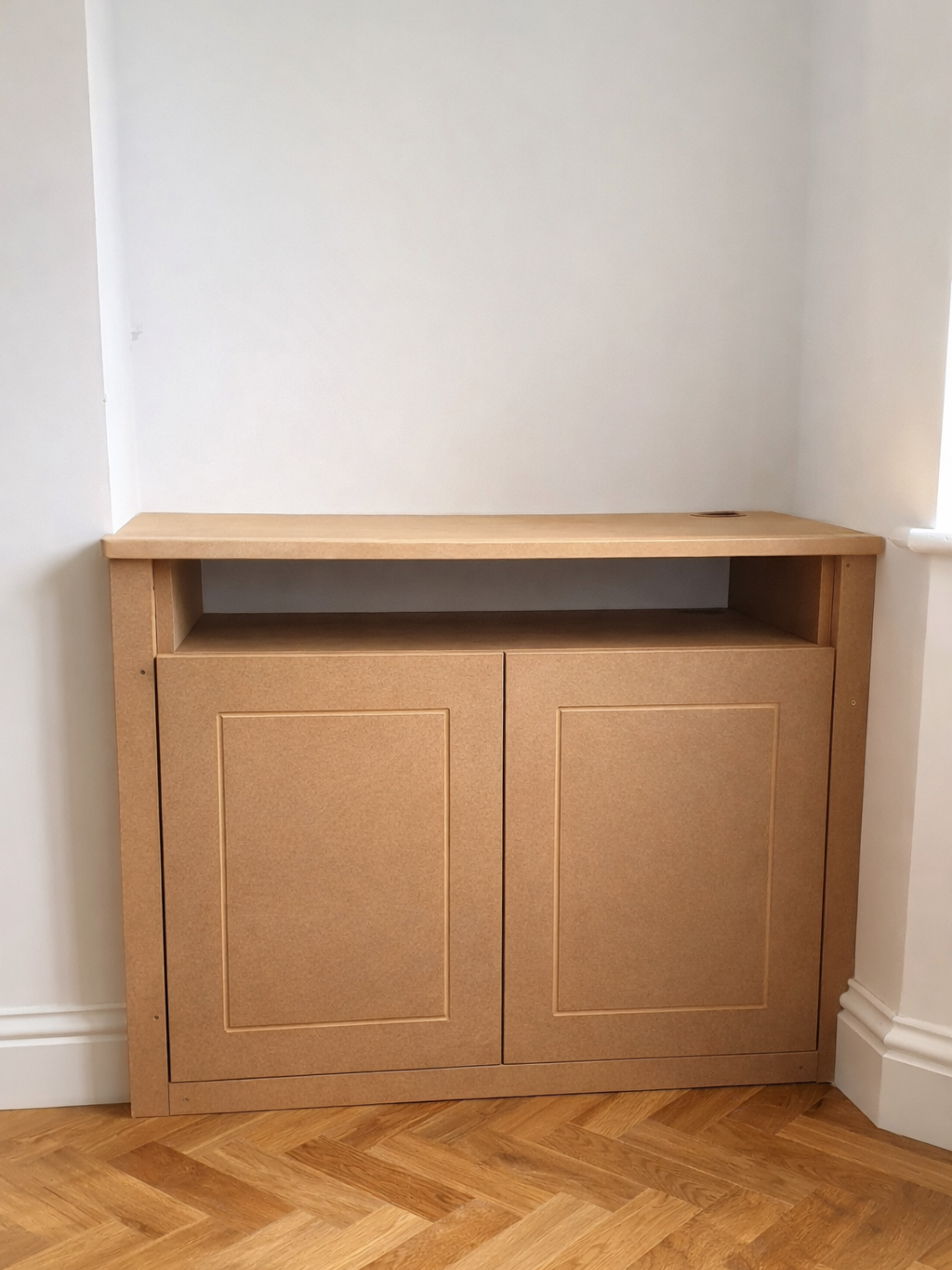 Made-to-measure MDF cabinet
