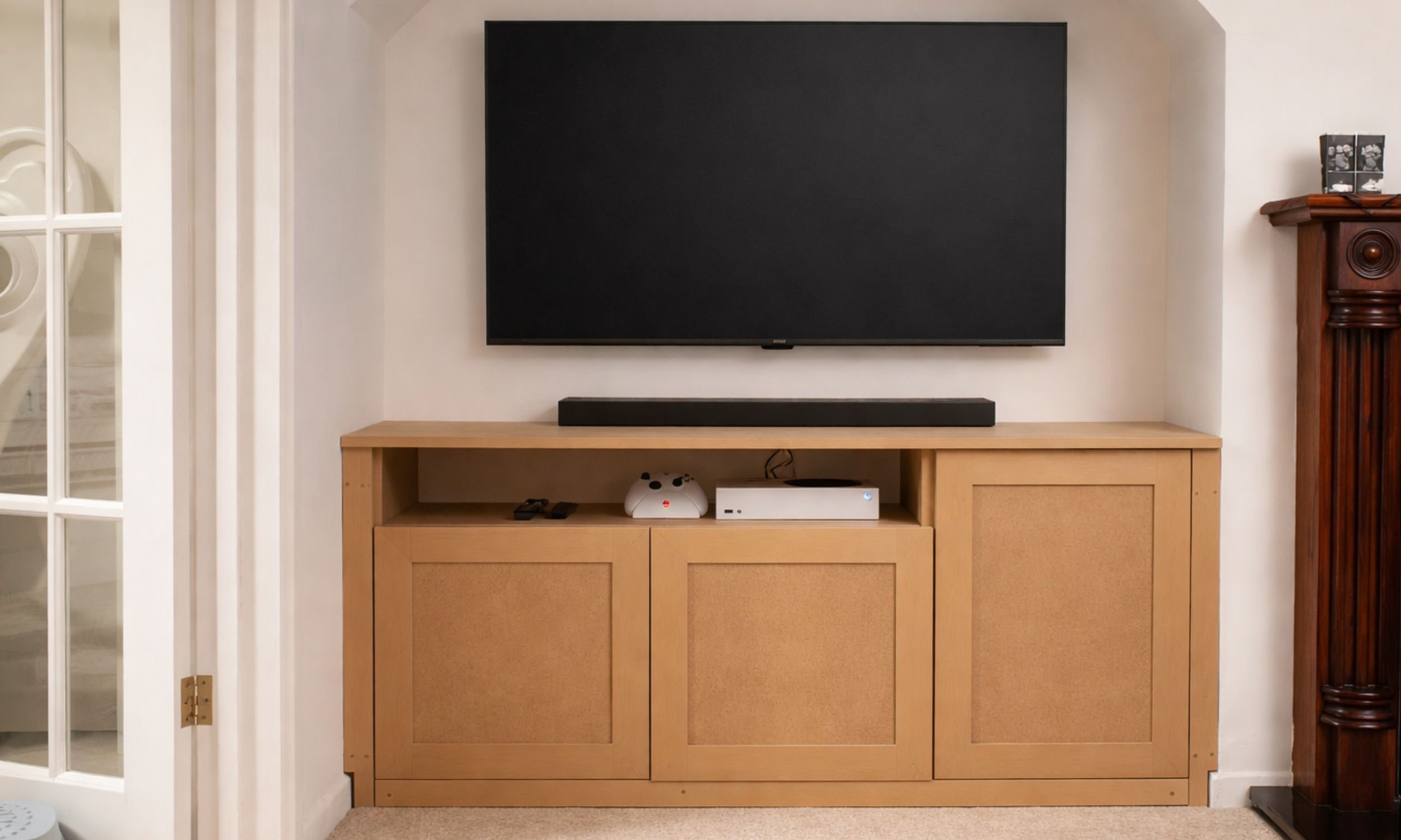 Built-in MDF open shelving