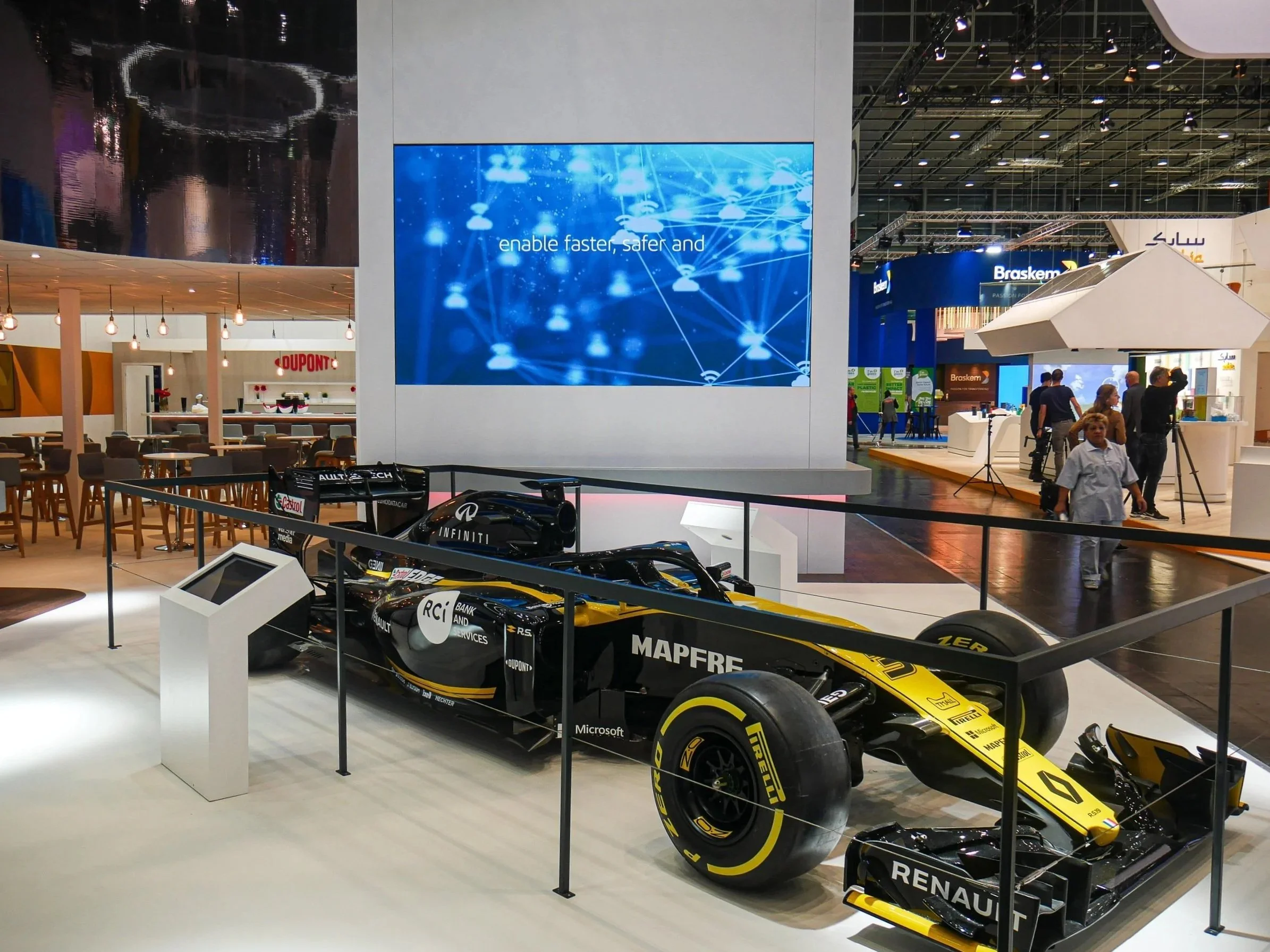 DuPont, K Show, Düsseldorf