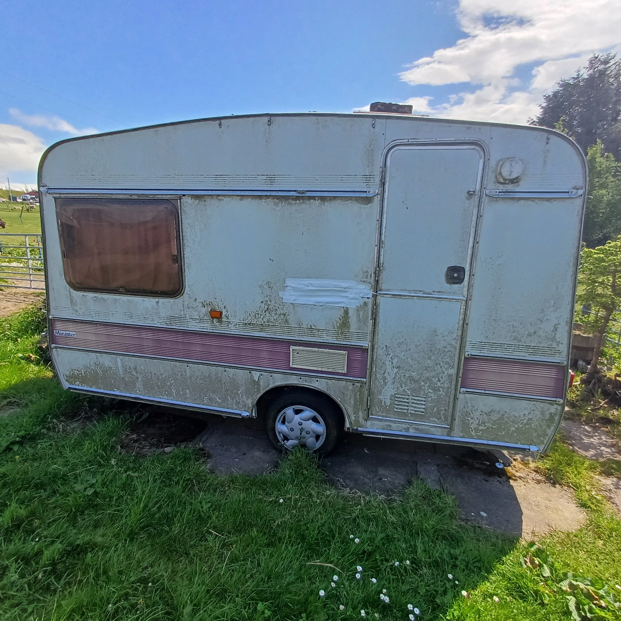 1980s-churchill-minster-caravan-salvaged-scotia-caravan-salvage.jpg