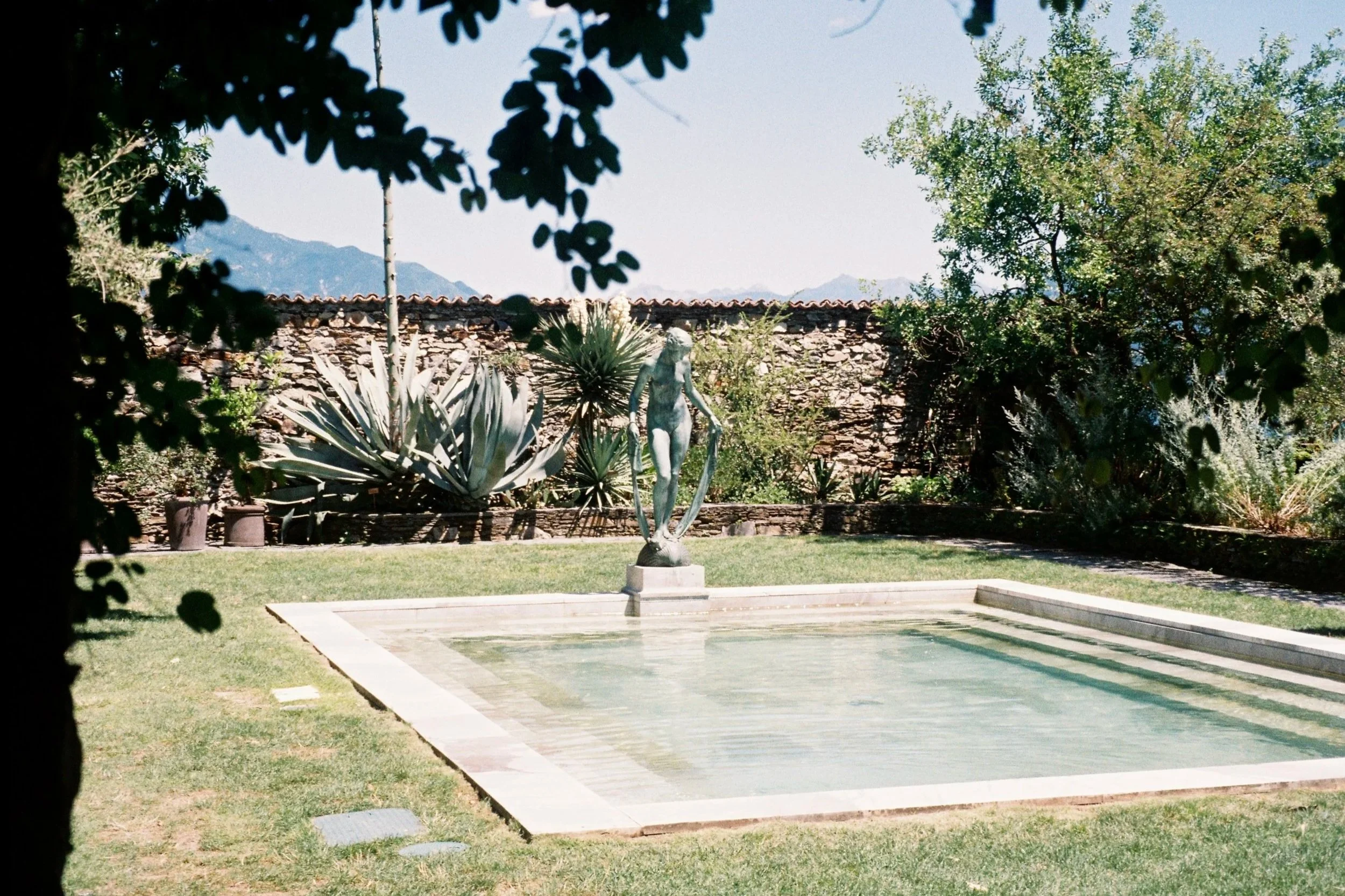 R1-07627-0014.jpg