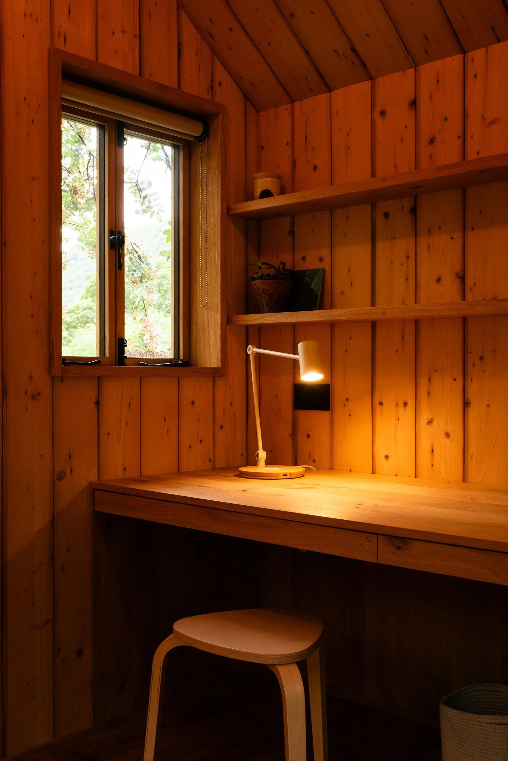 fig-garden-room-desk.jpg