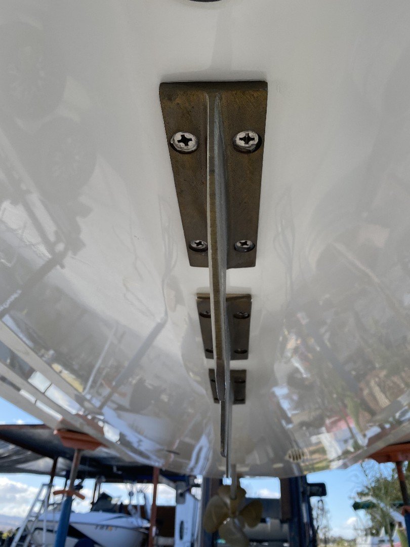 Technician detail for a Paradise Point boat in Stockton at Sergio's Boat Spa
