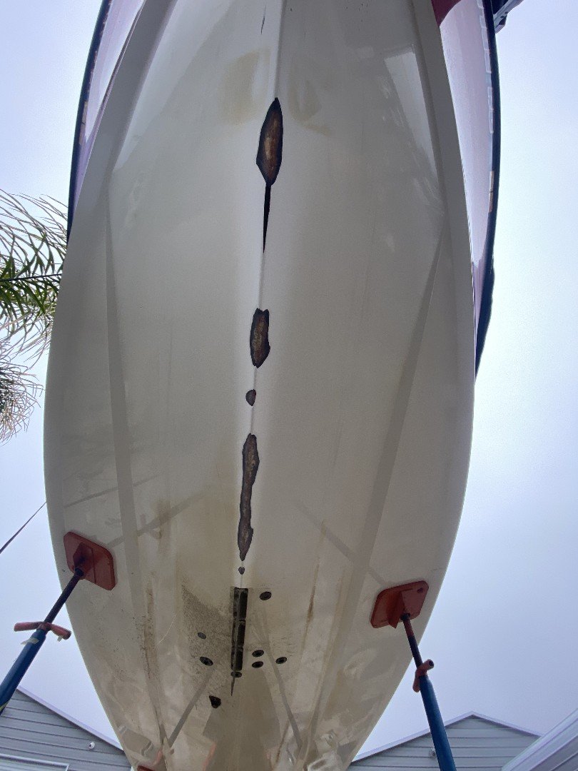 Boat hull restored after fiberglass and gelcoat repair in Stockton by Sergio's Boat Spa