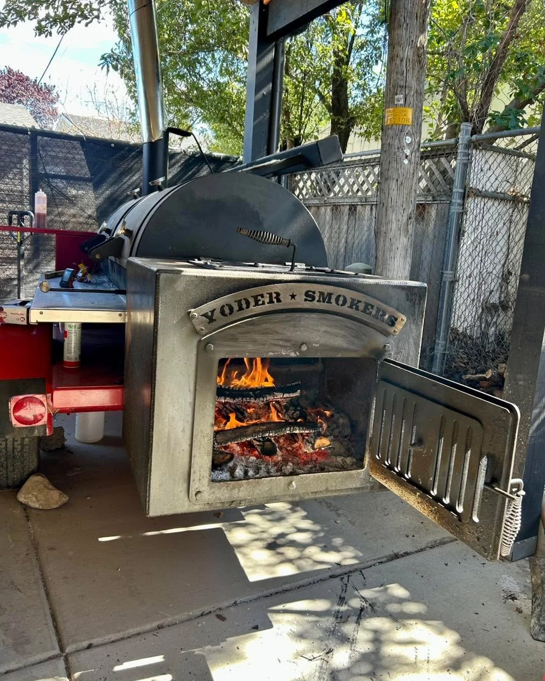 Before it hits your plate, it starts right here. 🔥
Hours of smoke, fire, and patience go into every bite.