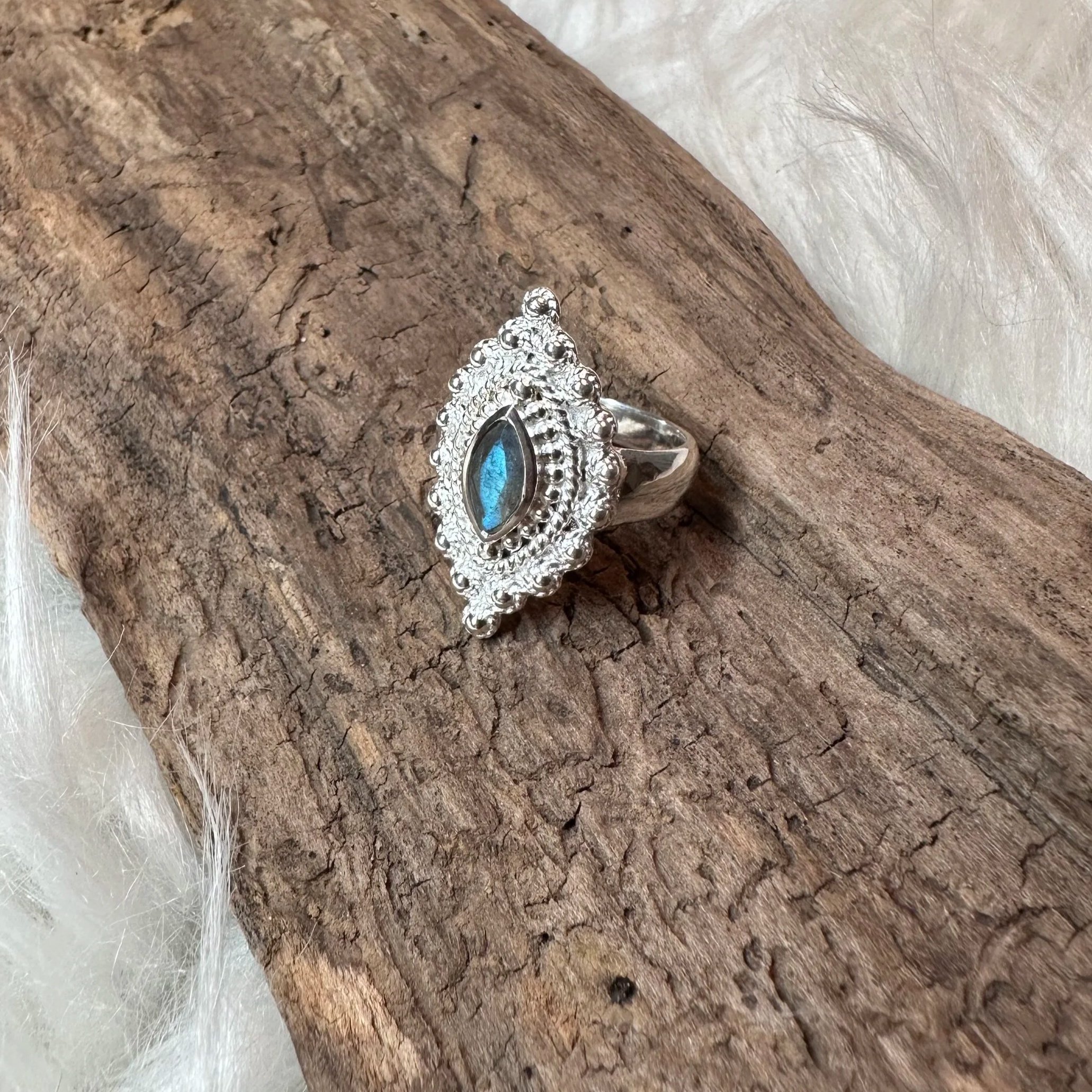 Oriental Ring