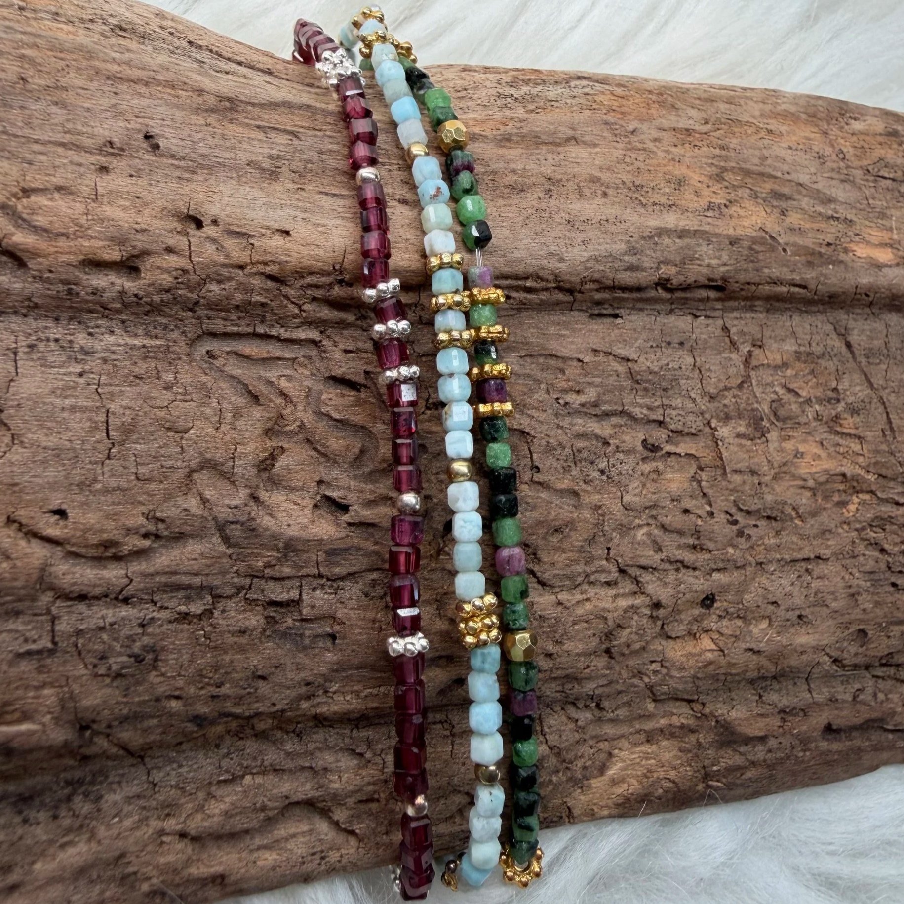 Armband mit Zwischenteilen