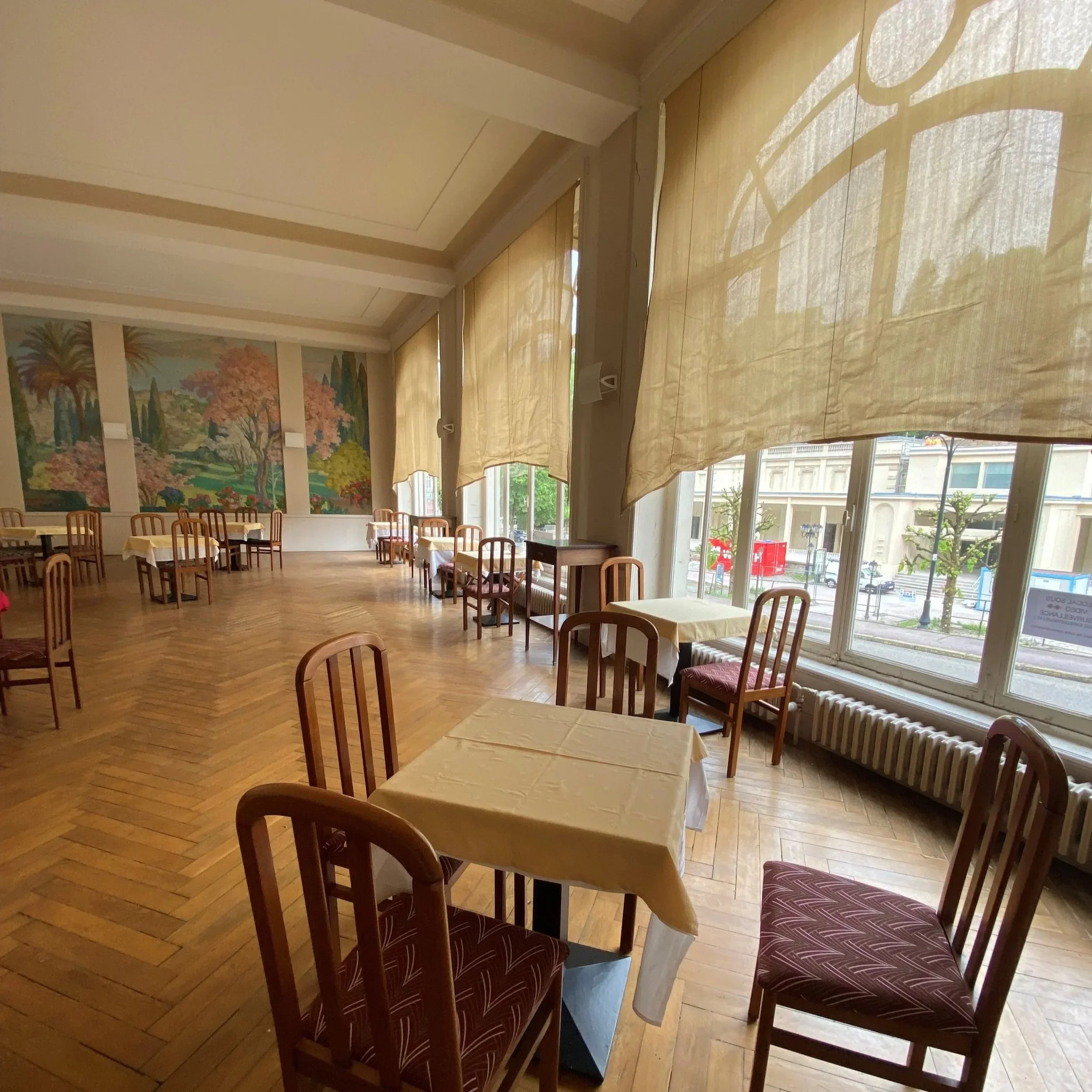 [EN COURS DE PREPARATION] MOBILIER DESIGN ET ANCIEN- OBJETS D'ART