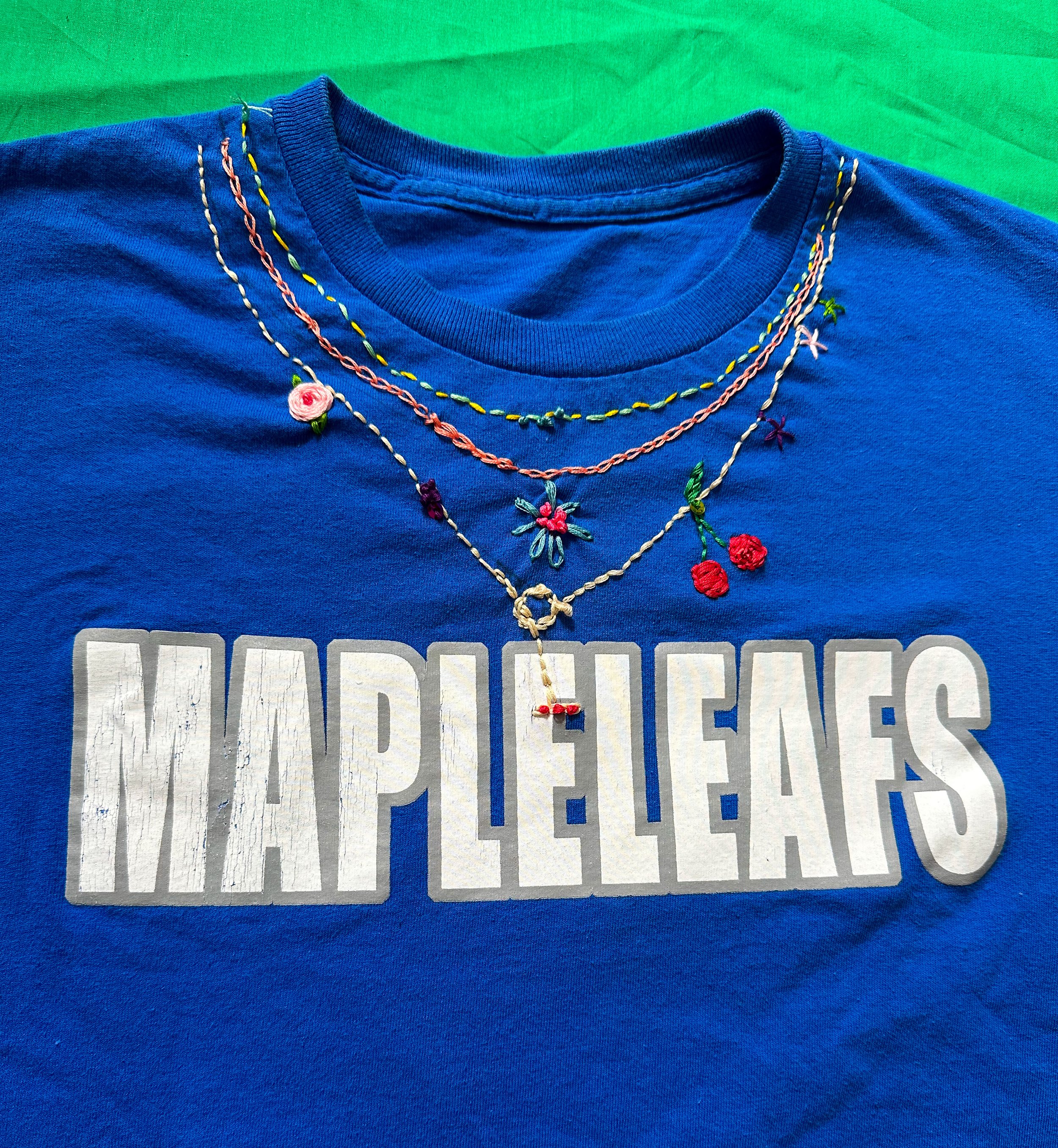 Mapleleafs Tee