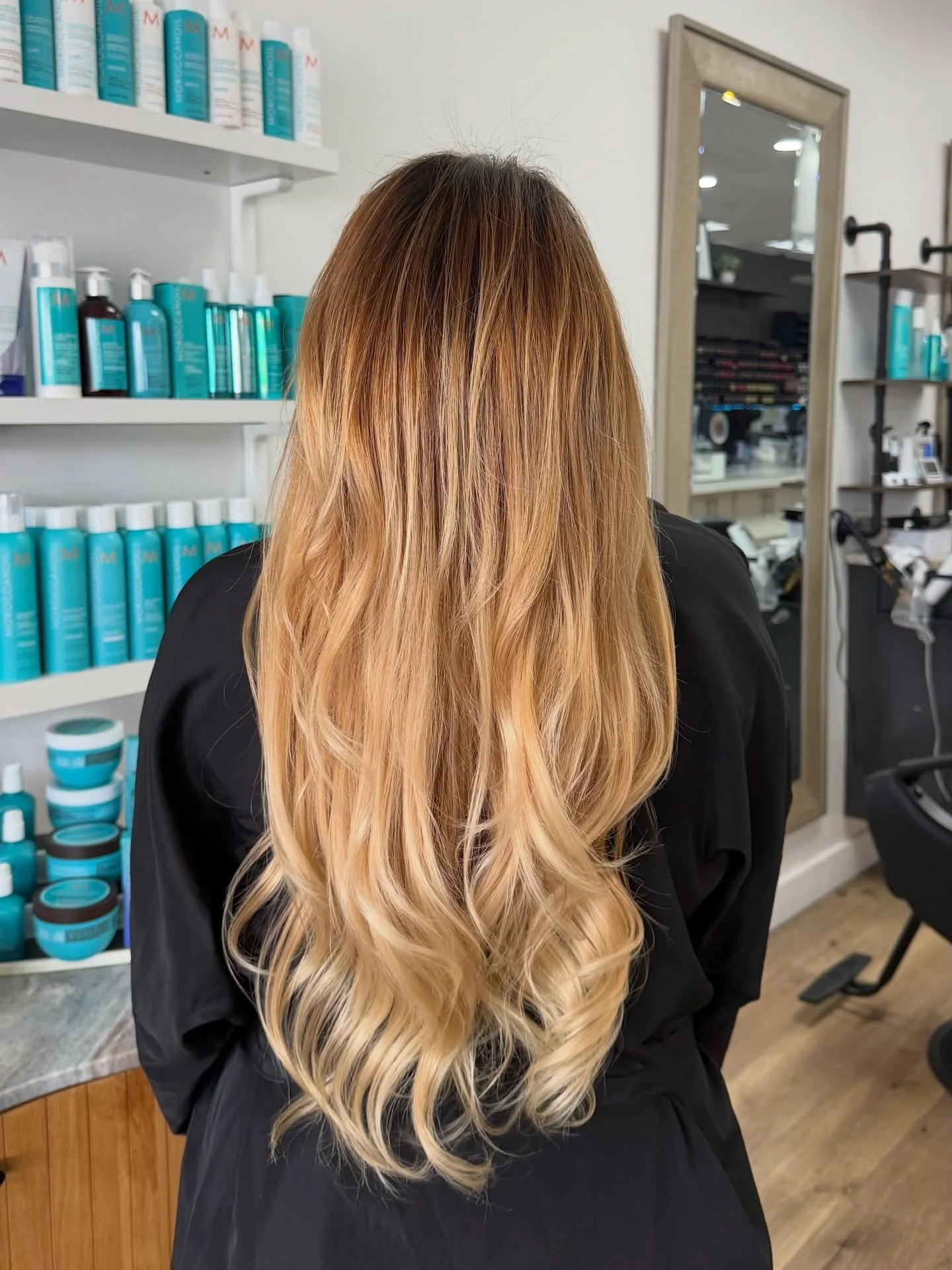 Honey blond to perfection 🍯💛

Stylist: Brianna ✨

#boyntonbeach #boynton #boyntonbeachhairstylist
