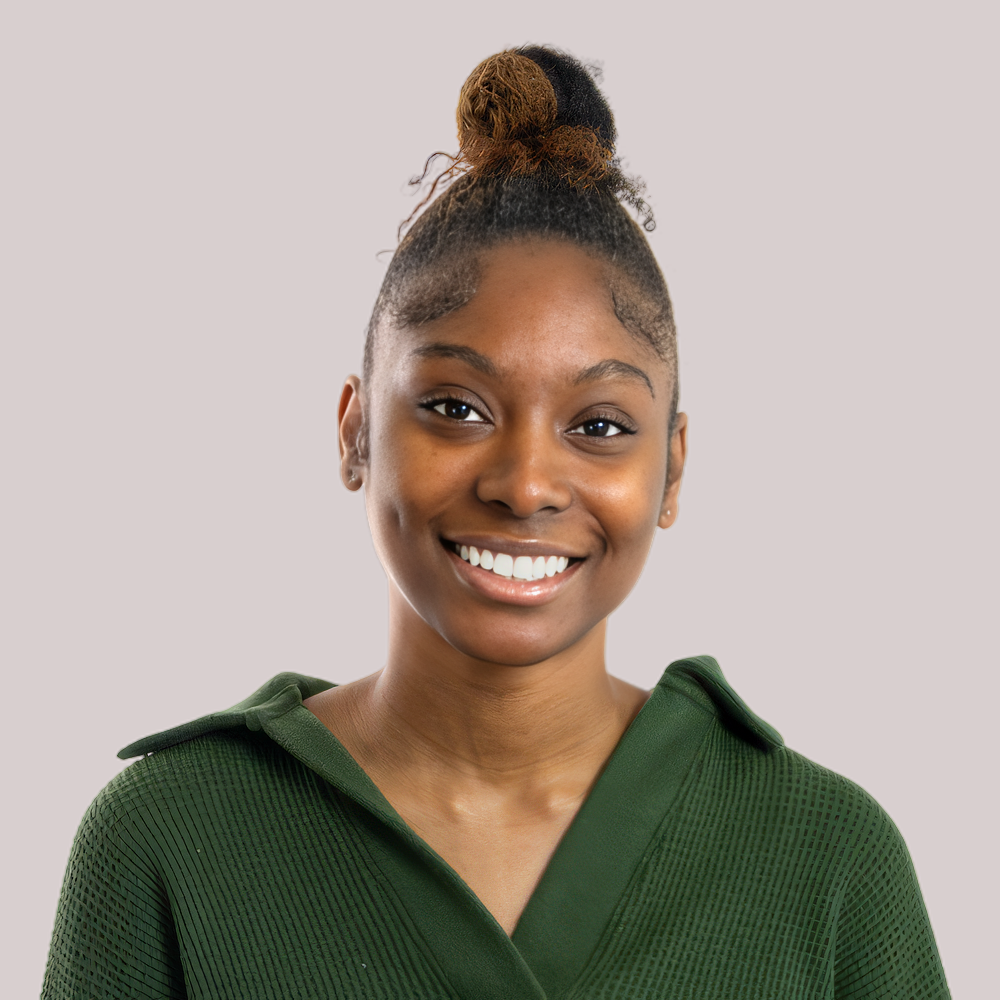 Portrait image of Shanyah Mark - Coordinator, Youth Programs & Financial Supports Visions of Science