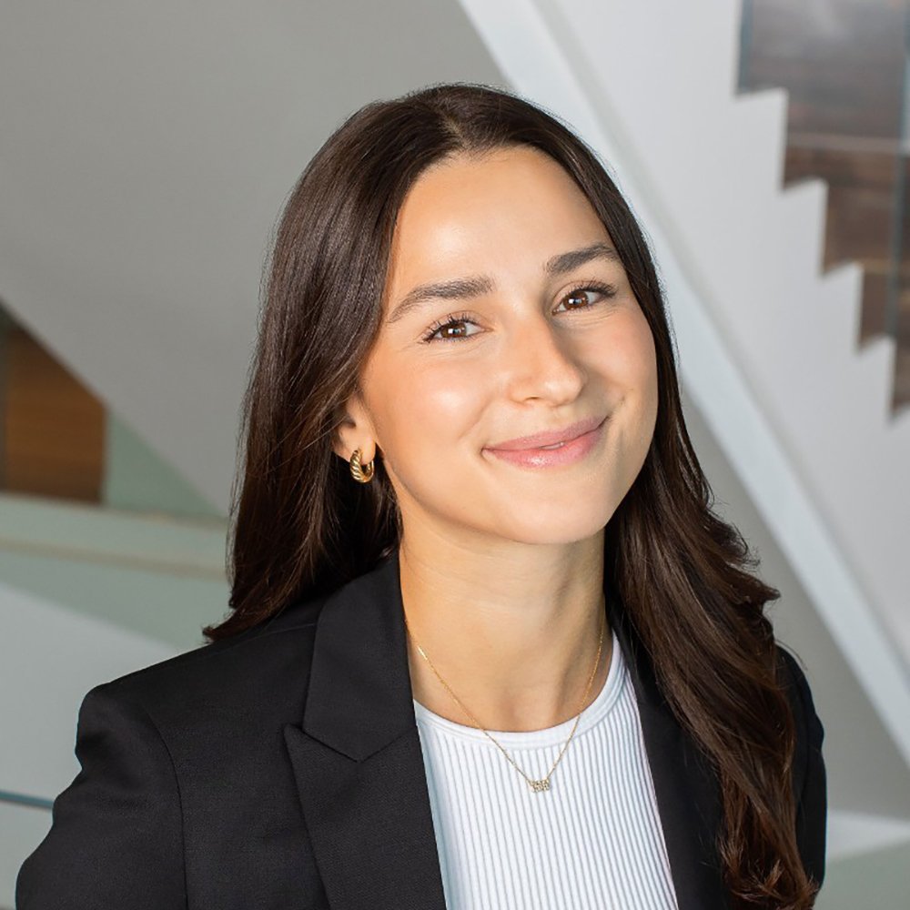 Portrait image of Zoe Solomon - Sr. Manager of Strategy, Programs & Operations, LesLois Shaw Foundation