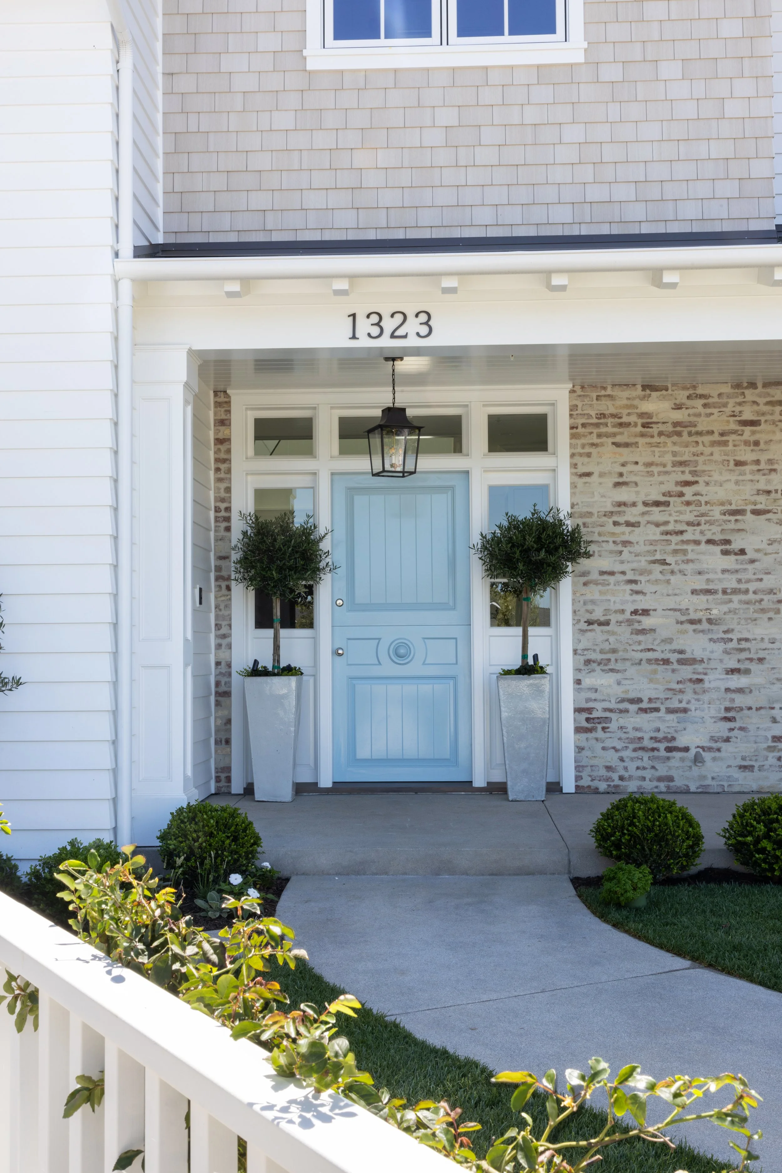 FrontDoorFence_02.jpg