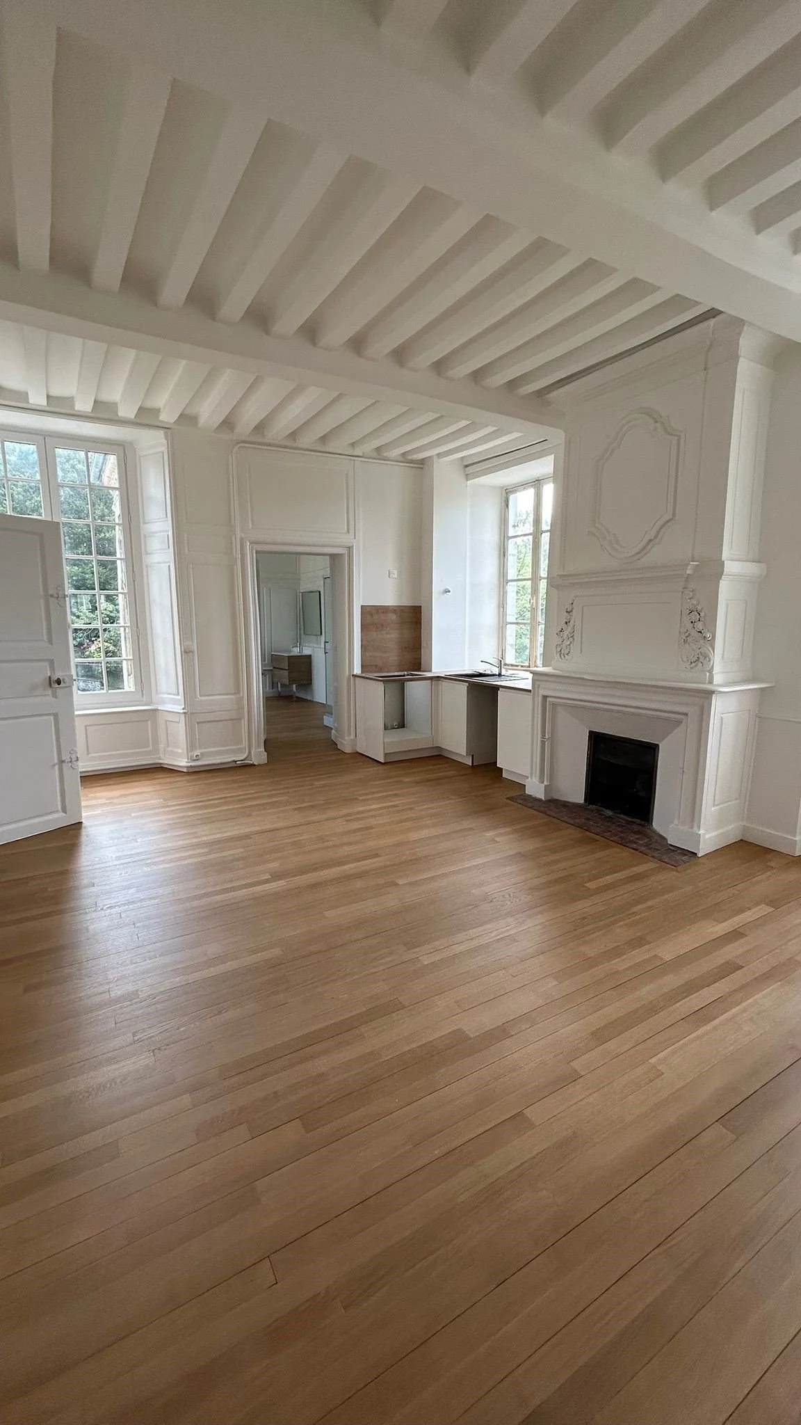 Tourville salon.jpg
