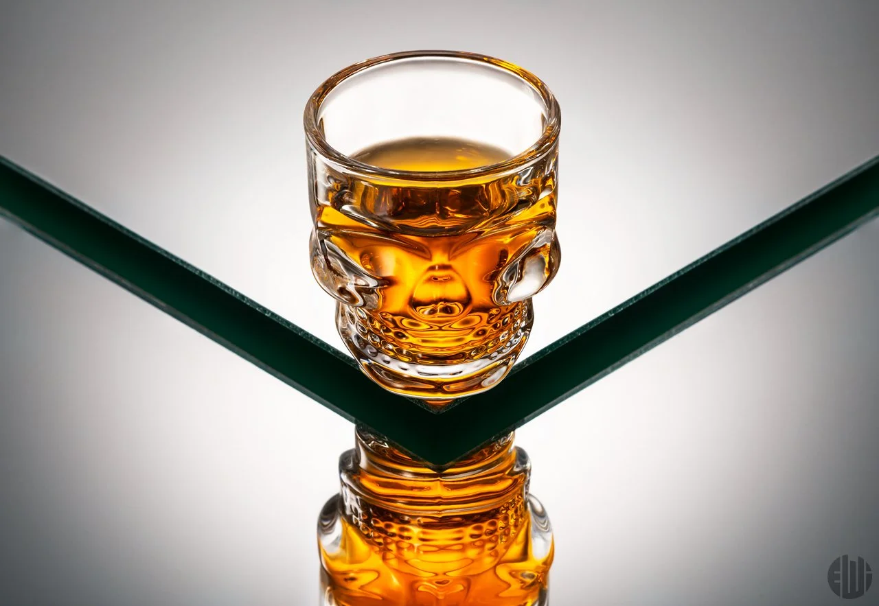 SkullShotGlassMirrorSurface1280.jpg