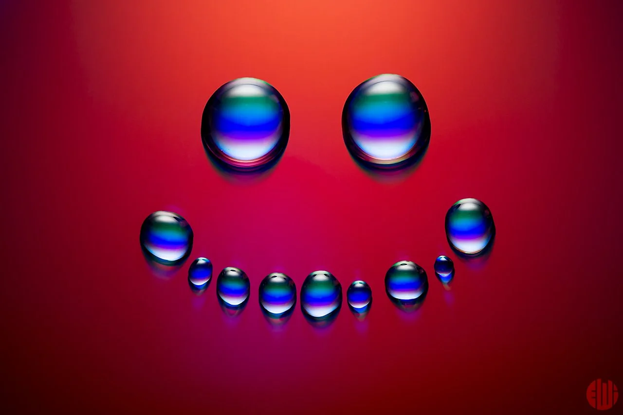 WaterDropletsSmile1280.jpg