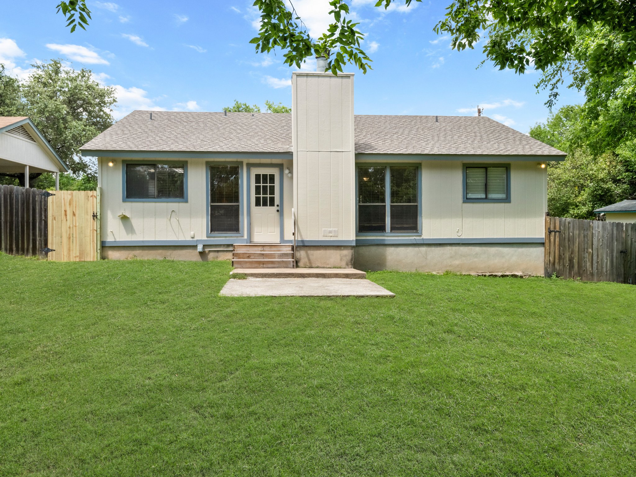 18507 E Lake Terrace Jonestown 4.jpg