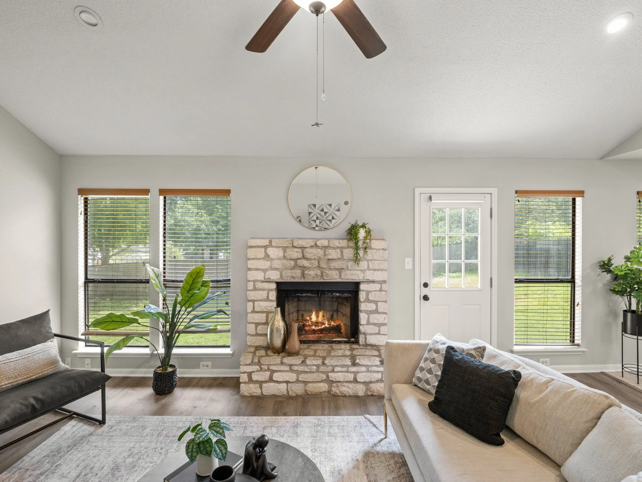 18507 E Lake Terrace Jonestown 14.jpg