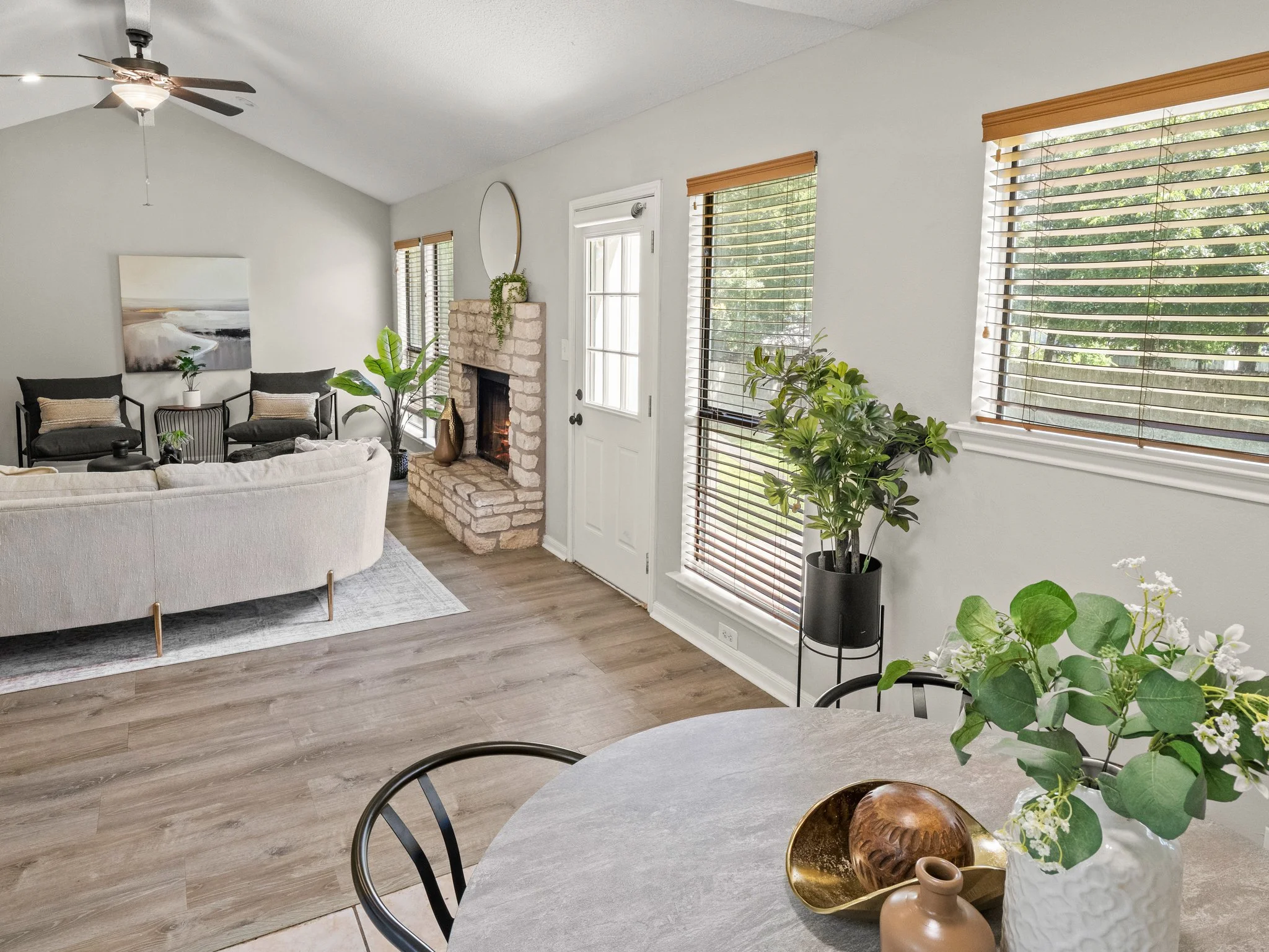 18507 E Lake Terrace Jonestown 21.jpg