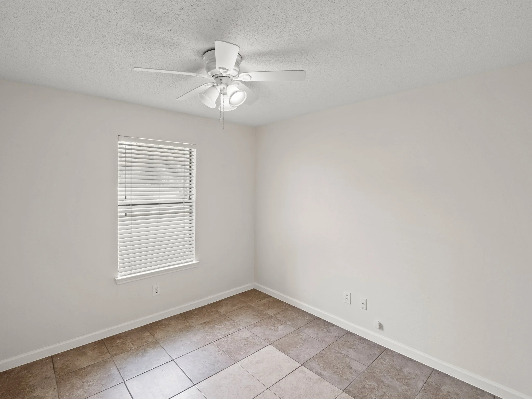 18507 E Lake Terrace Jonestown 9.jpg
