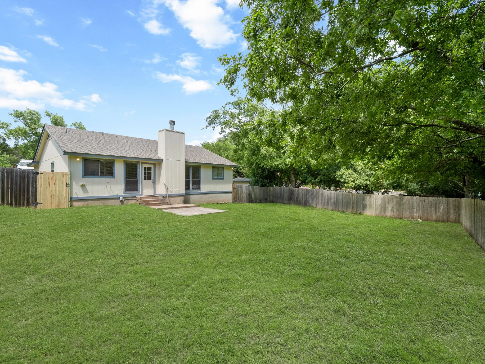 18507 E Lake Terrace Jonestown 5.jpg