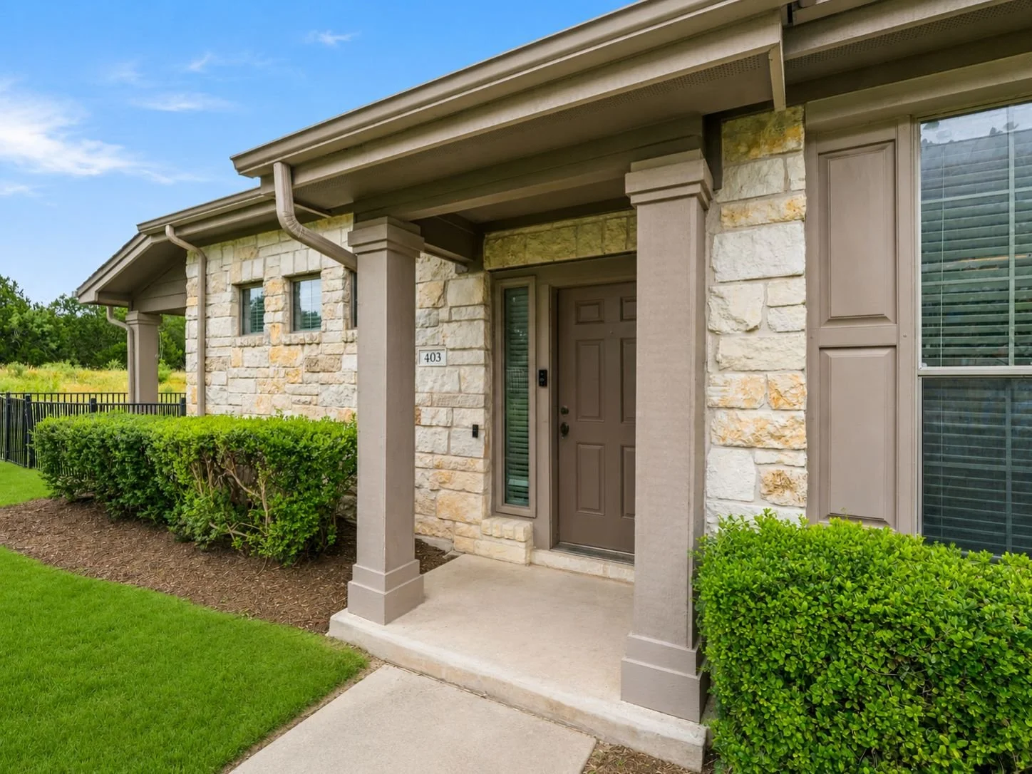 Front 9201 Brodie #403 Austin.jpg