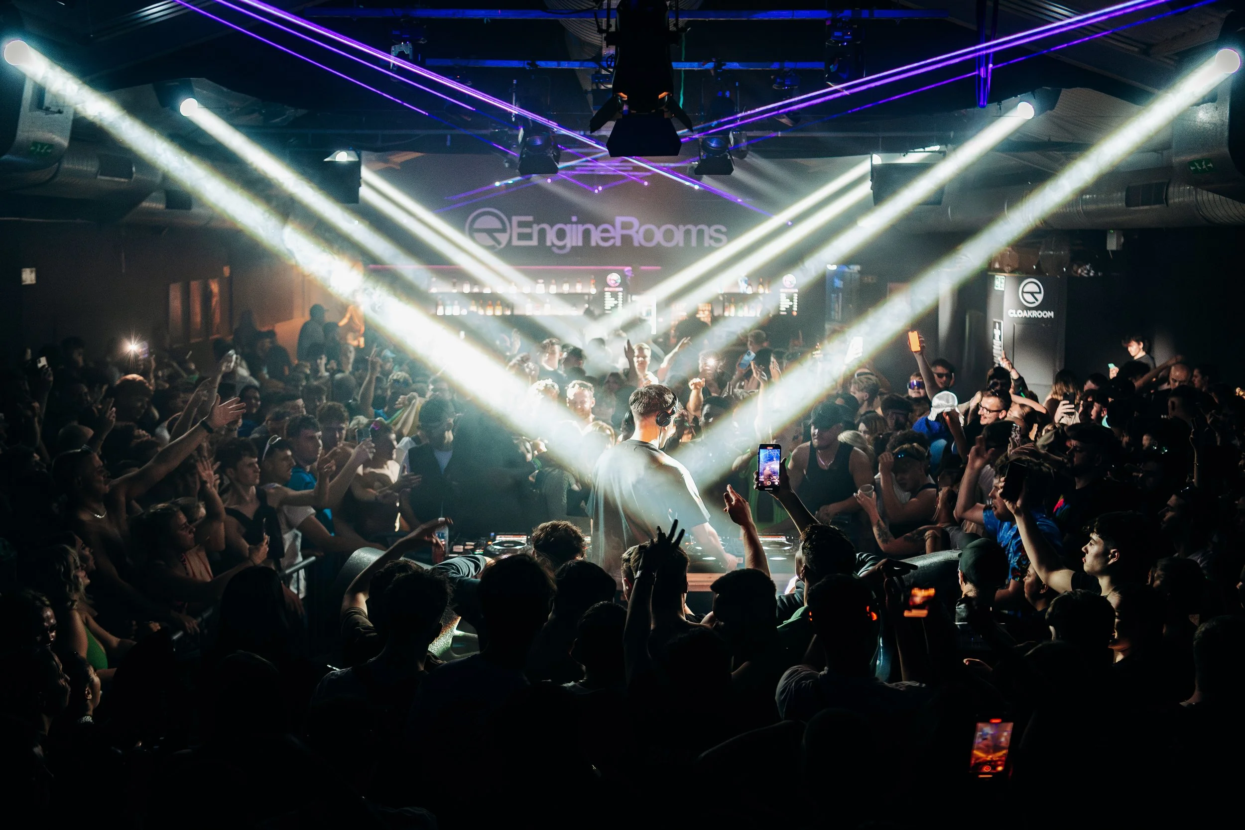 nightlife-photography-Will_Bailey_041.jpg