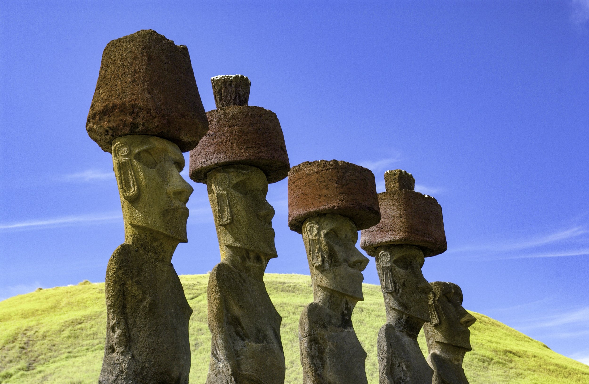 the-moai-of-easter-island-in-the-south-pacific-2026-03-24-14-05-44-utc.jpg