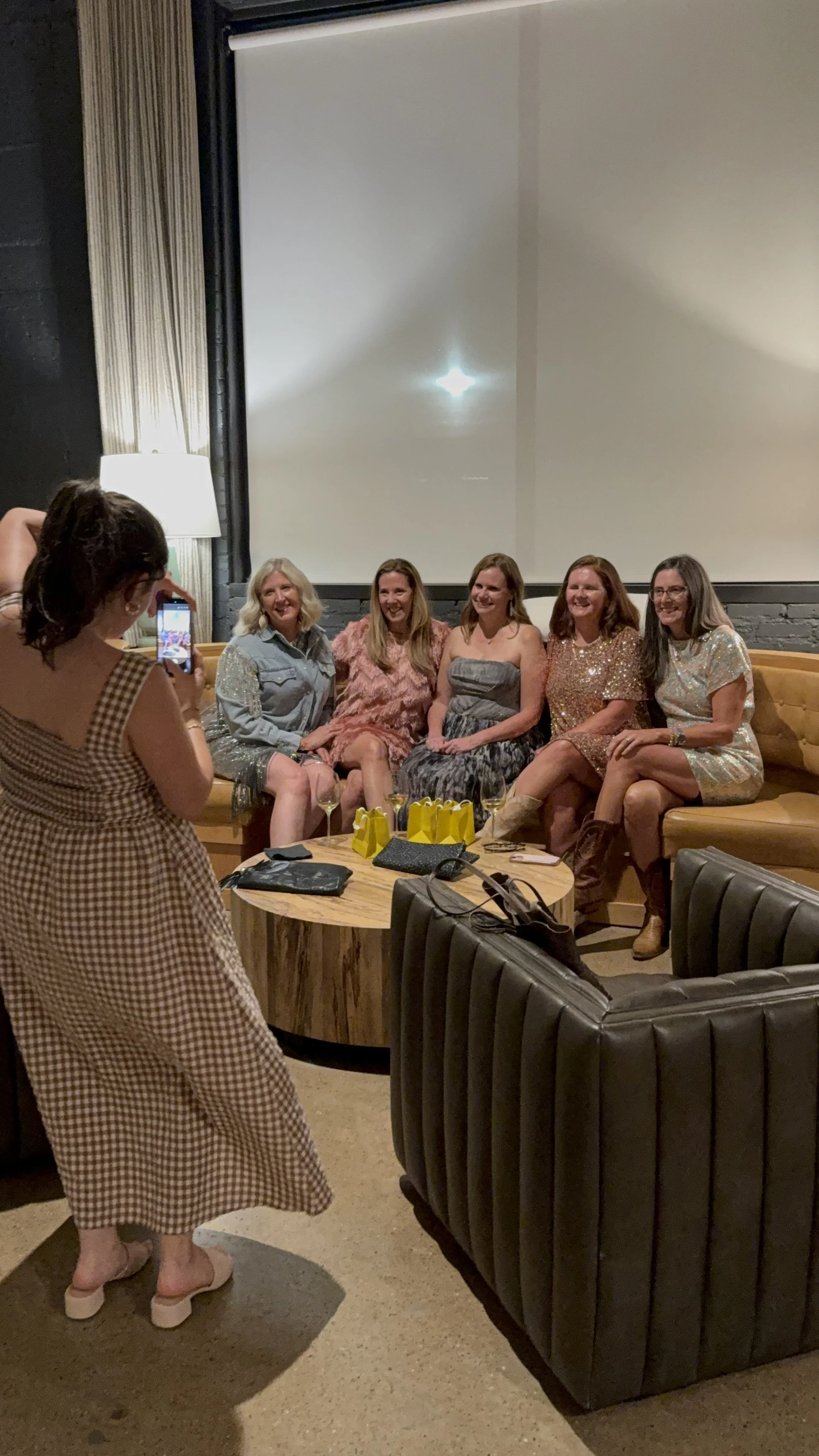 Photo-ops in Dolly-inspired outfits 