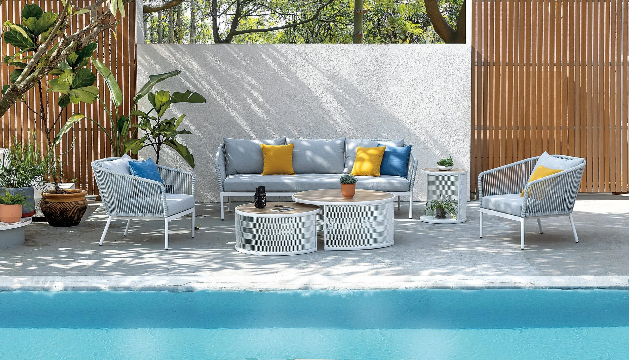 captiva-lounge-set-with-rope-install-2-scaled-1.jpg