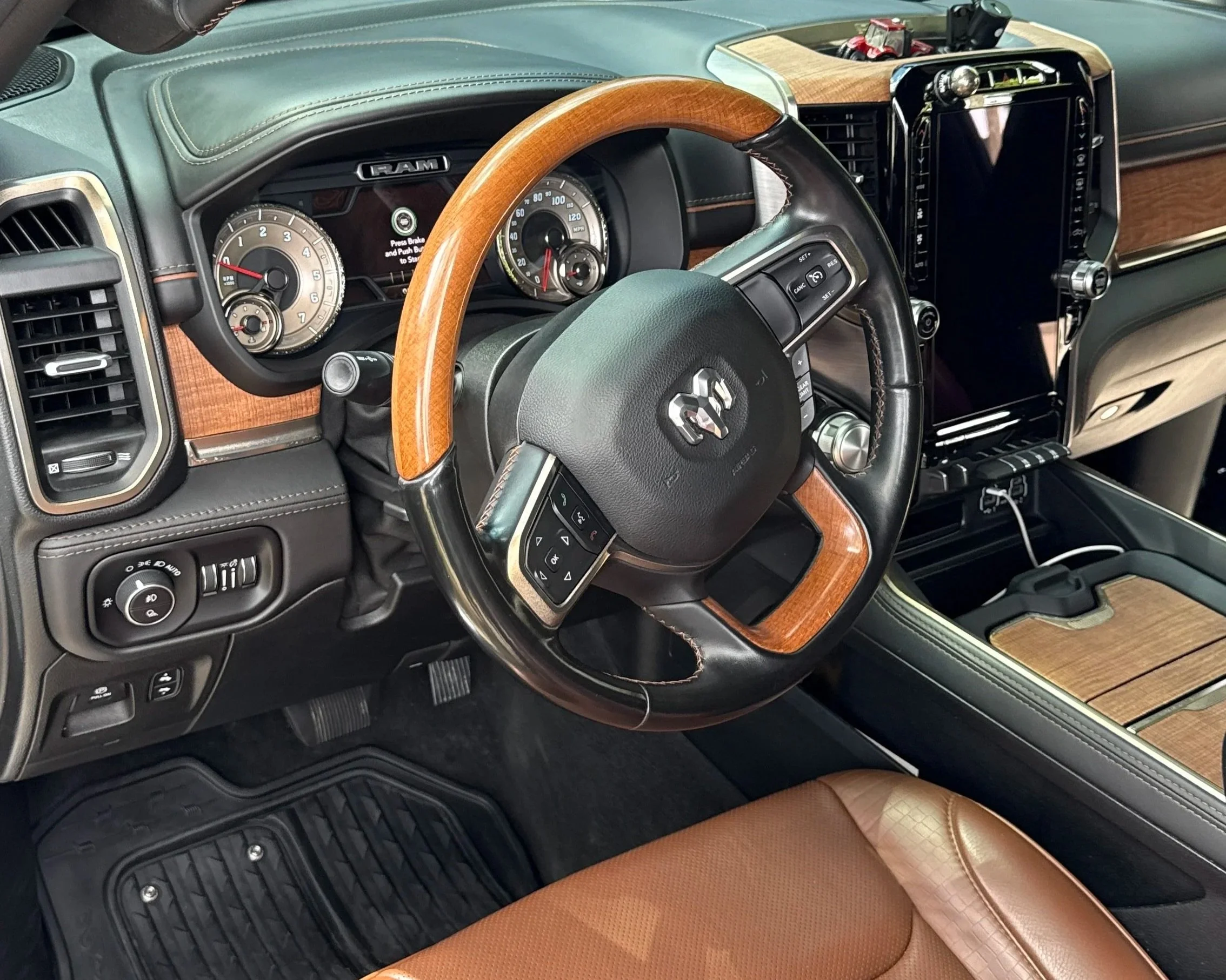Professional interior detailing clean seats dashboard northern Chicago suburbs IL