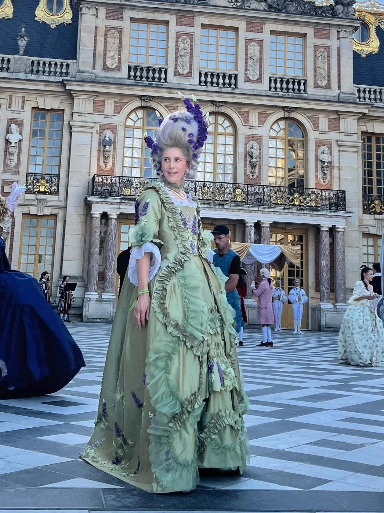 Lupine Robe a la Francaise